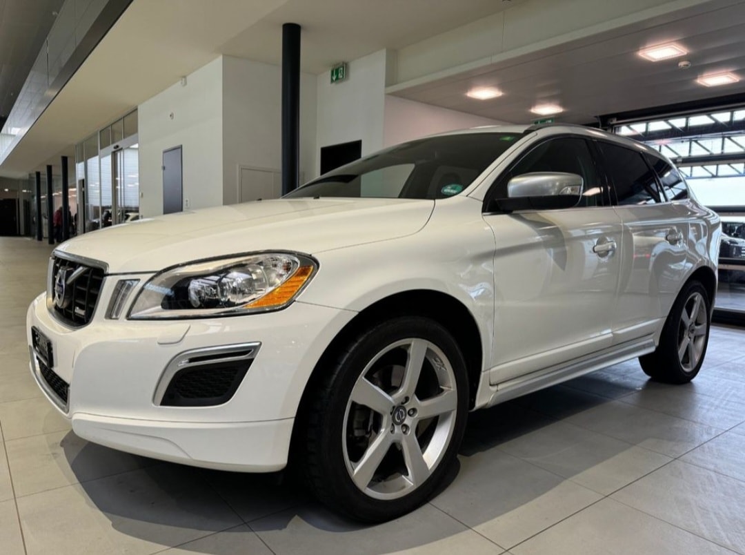 VOLVO XC60 D5 AWD R-Design Geartronic