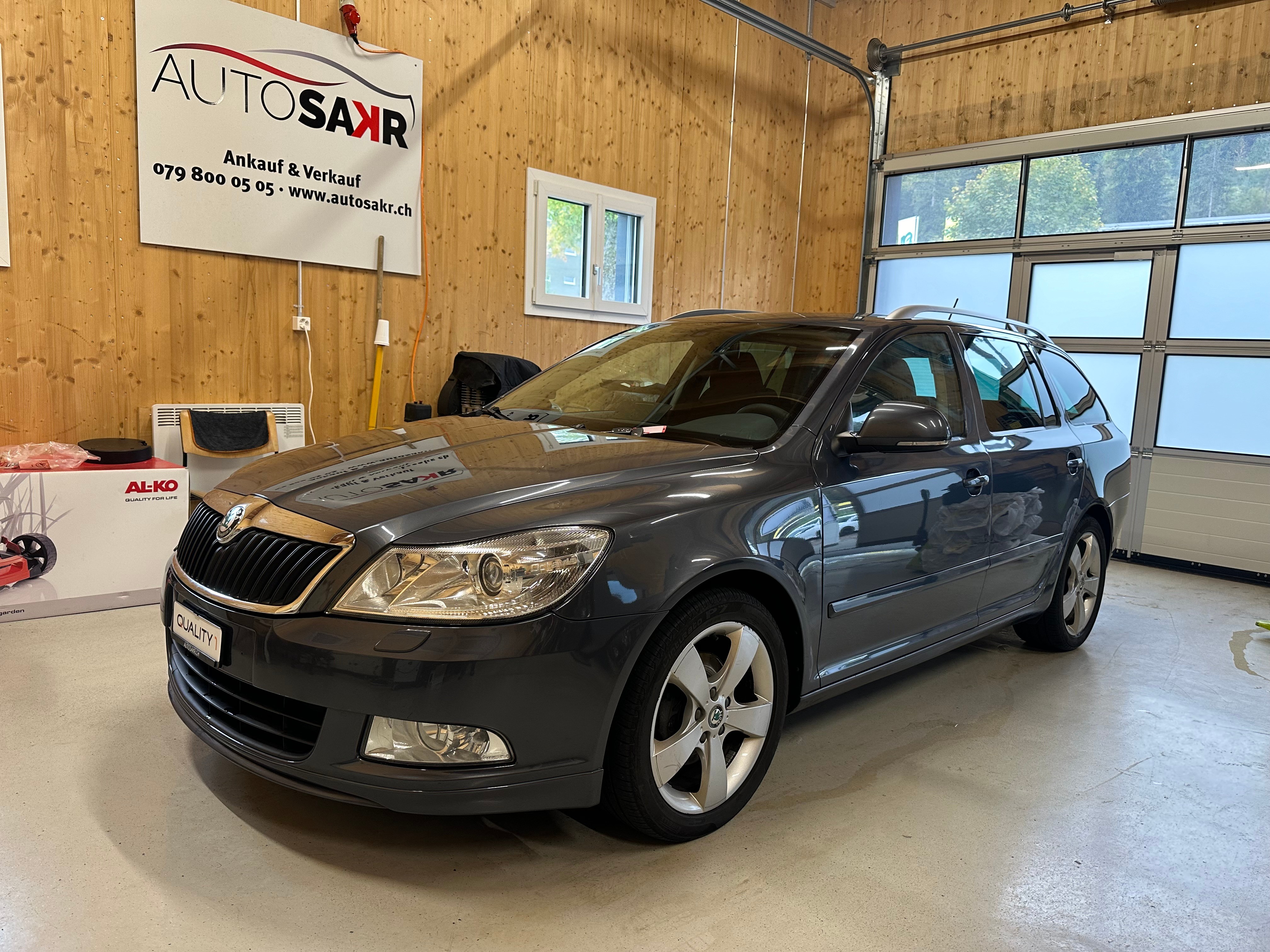 SKODA Octavia Combi 1.8 TSI Ambition DSG