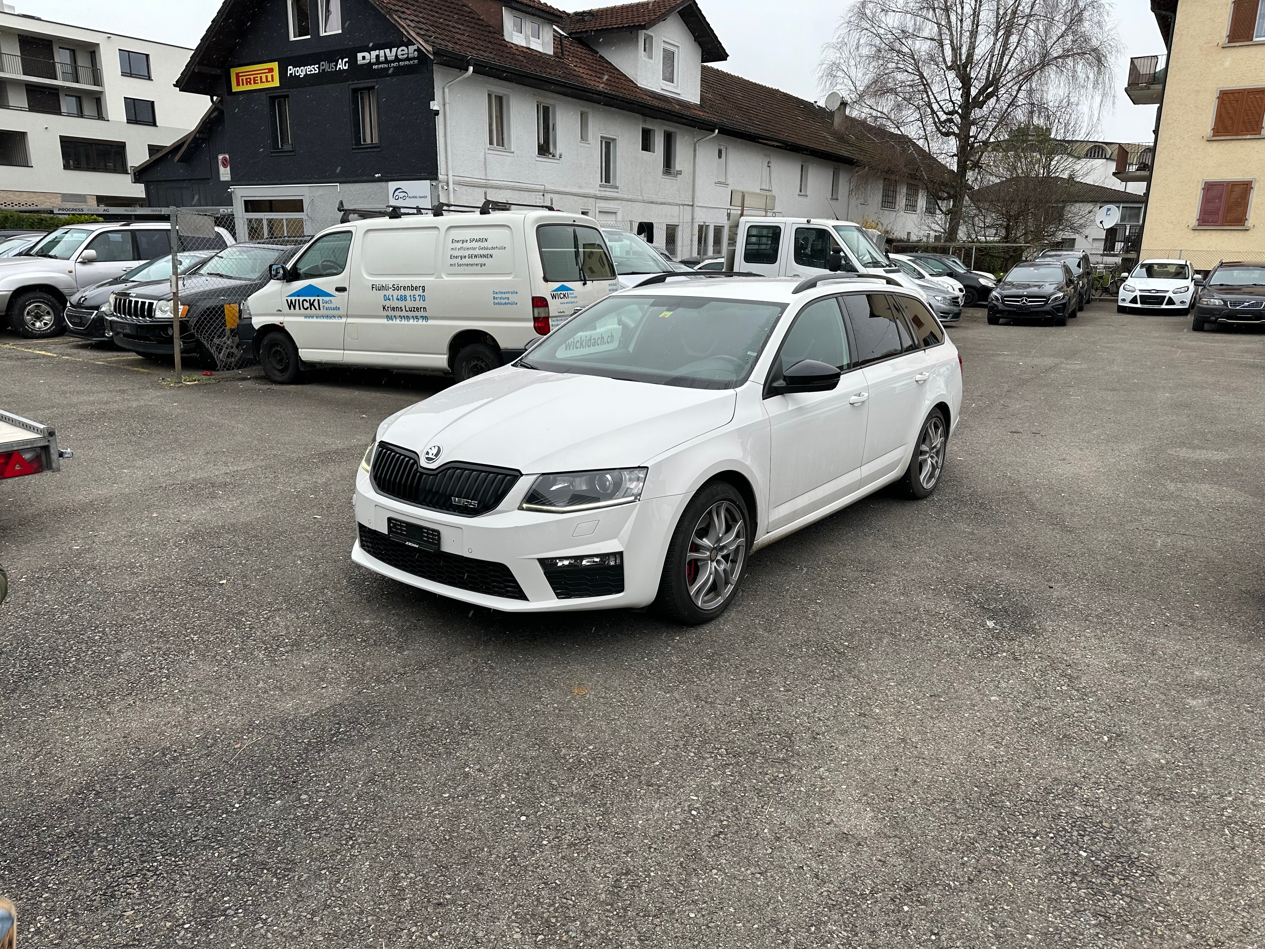 SKODA Octavia Combi 2.0 TSI RS DSG