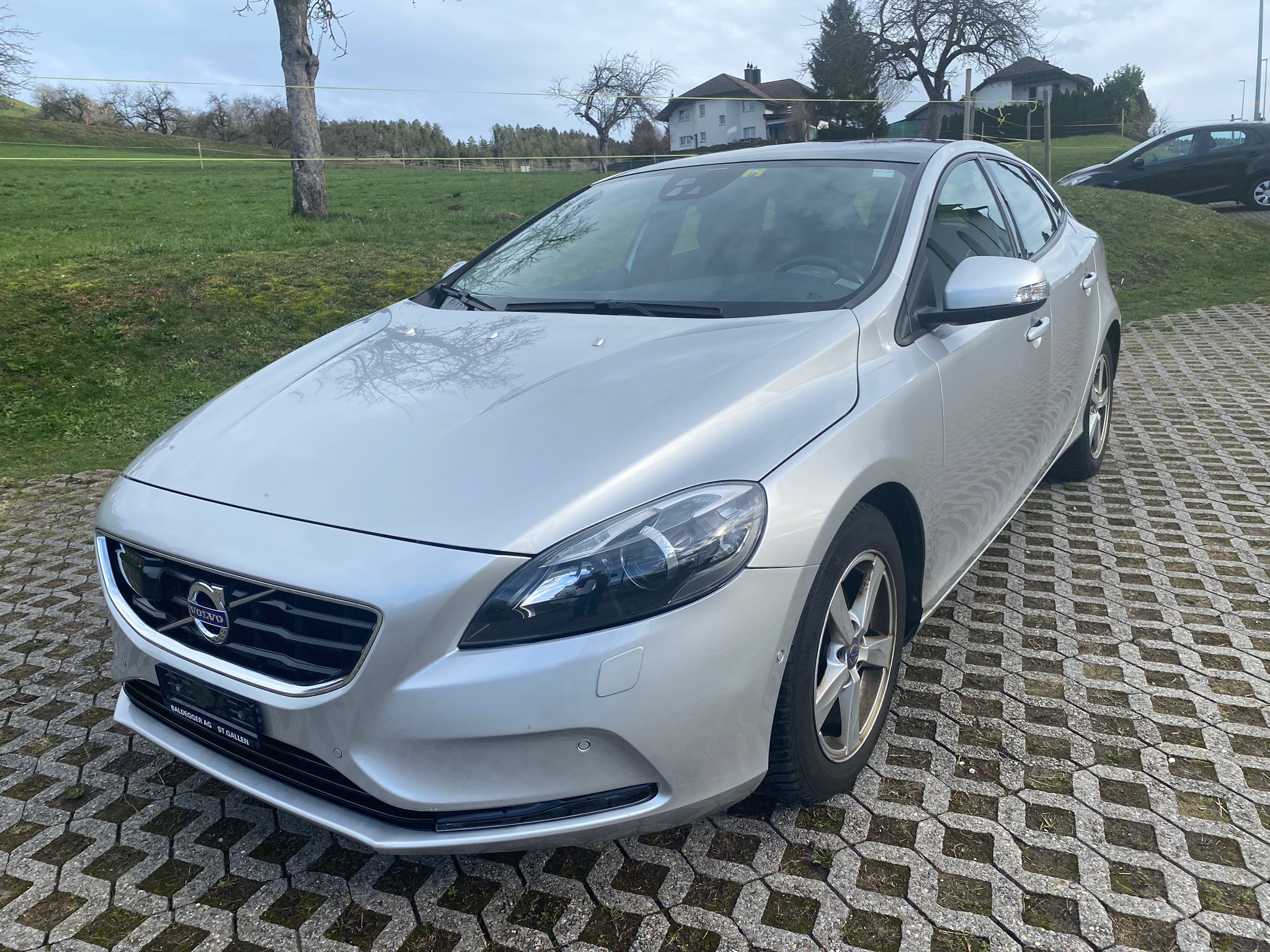 VOLVO V40 D2 Momentum