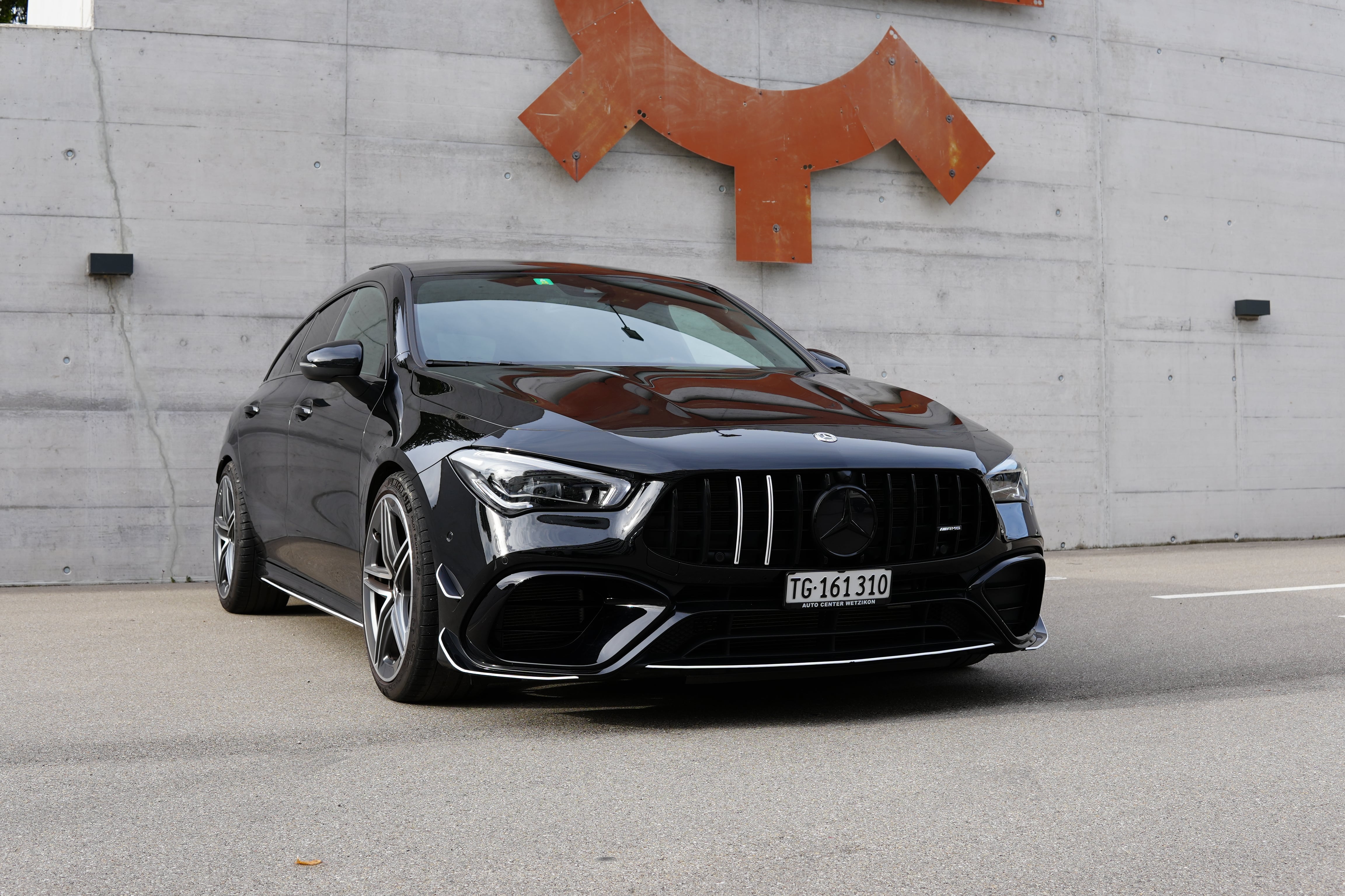 MERCEDES-BENZ BLACK BEAST CLA Shooting Brake 45 AMG