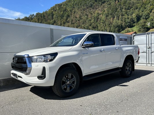 TOYOTA Hilux 2.4D Style DC 4x4 A