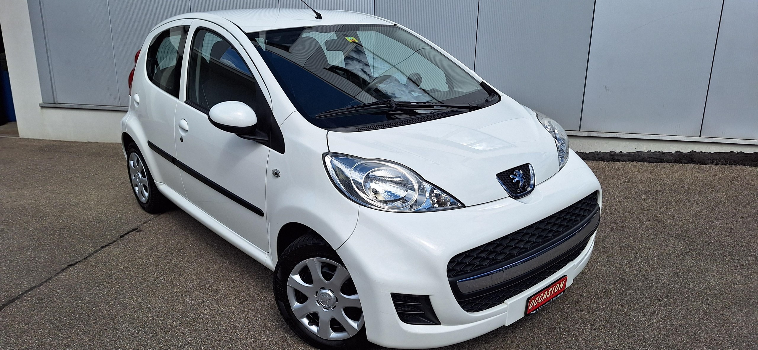 PEUGEOT 107 1.0 Trendy EGS