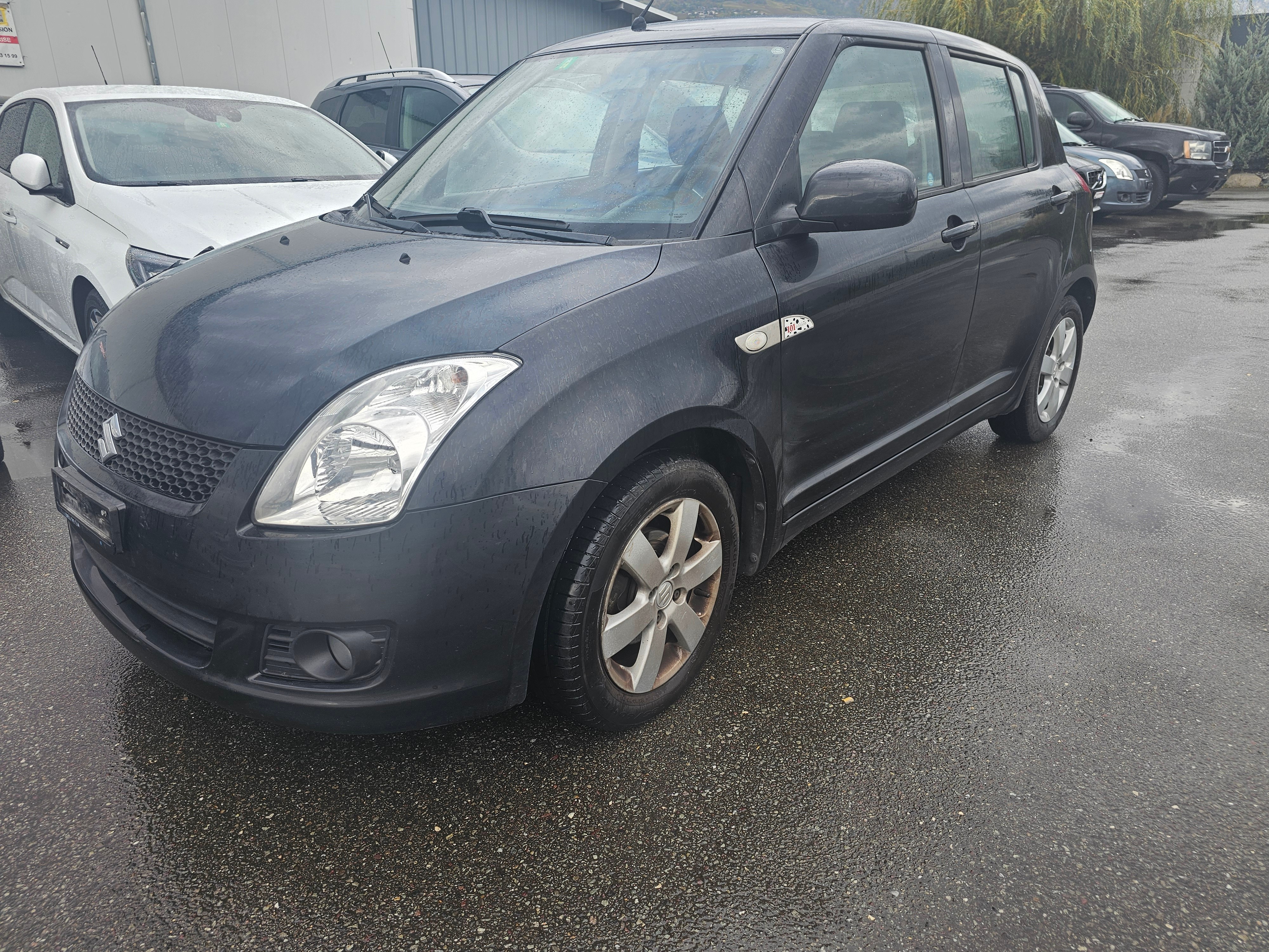 SUZUKI Swift 1.3i 16V GL Top