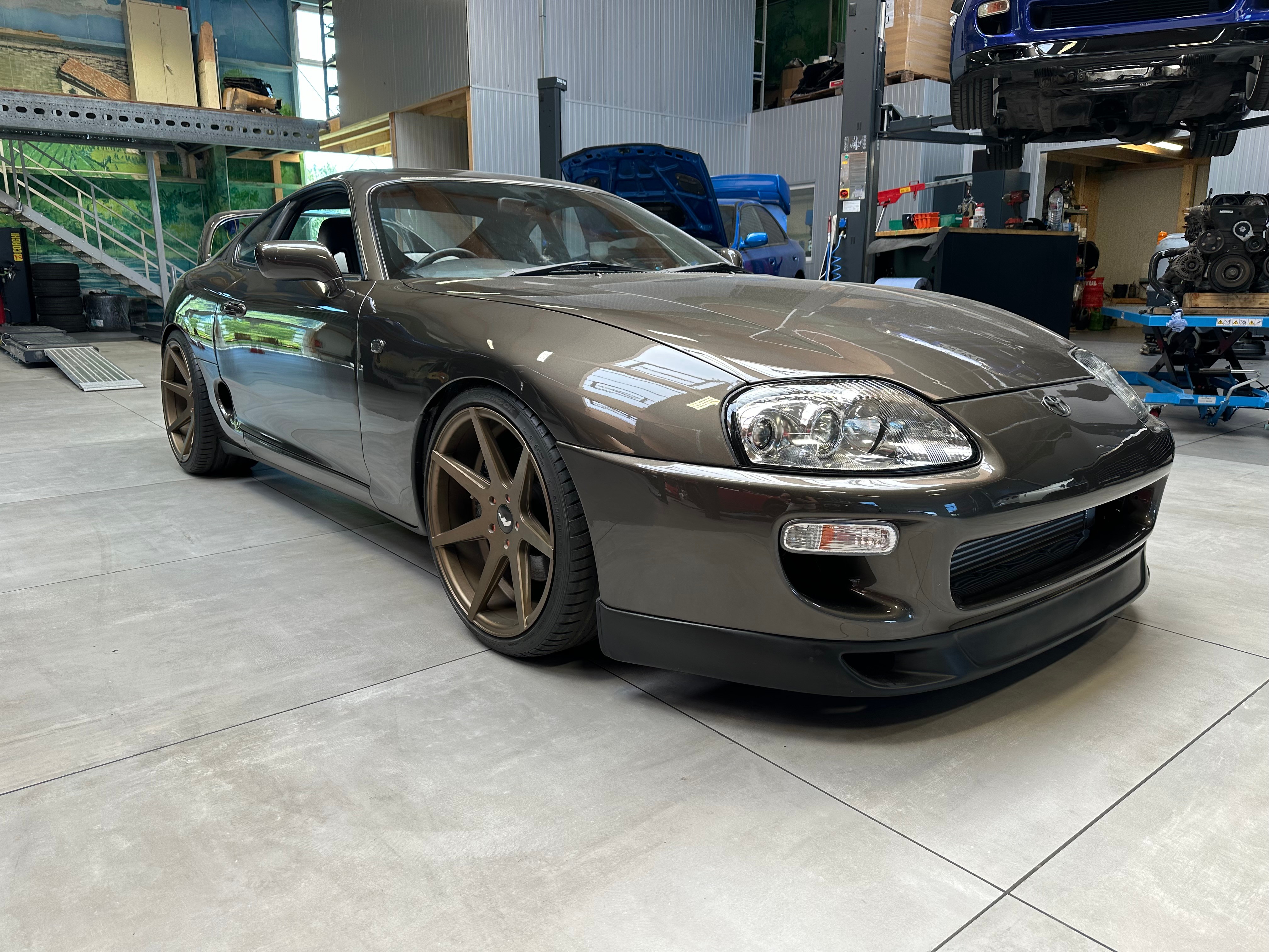 TOYOTA Supra