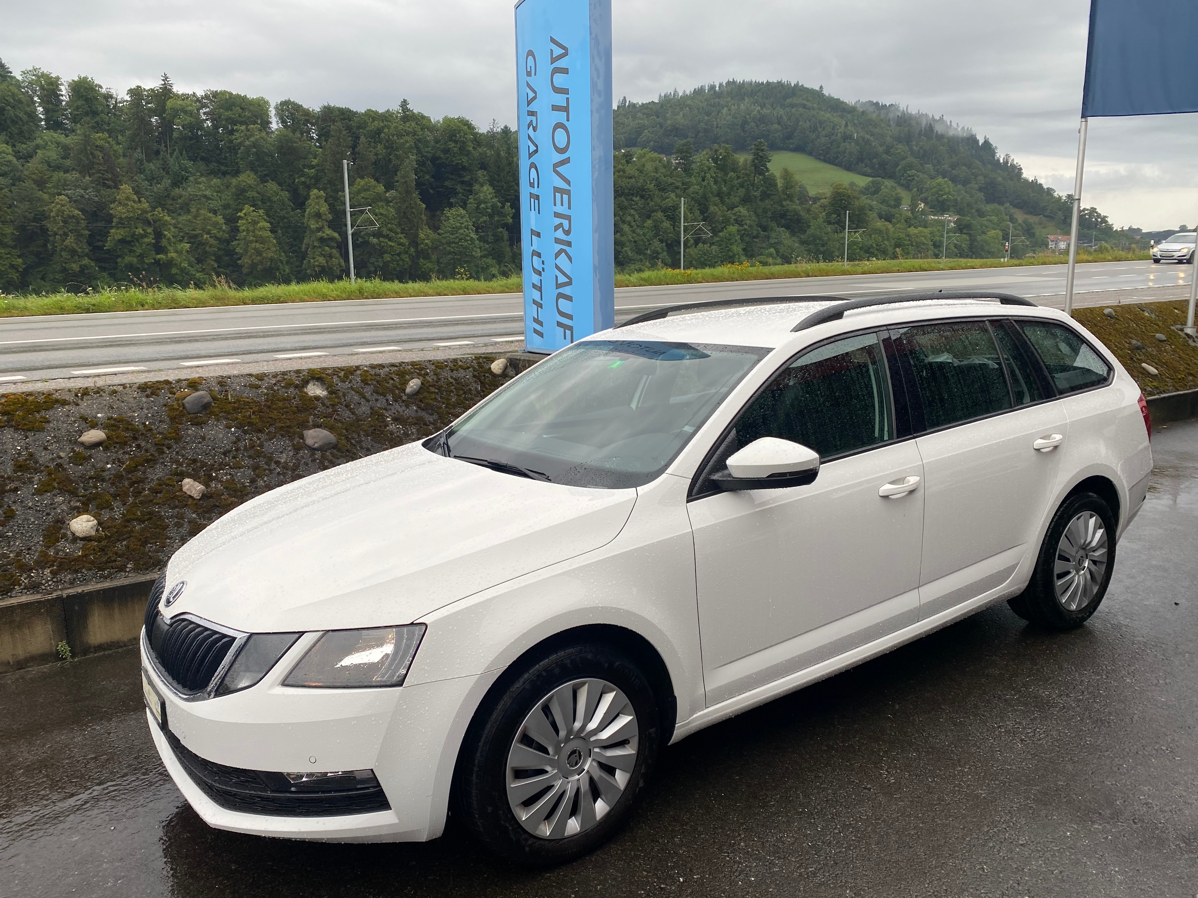 SKODA Octavia Combi 2.0 TDI Ambition DSG