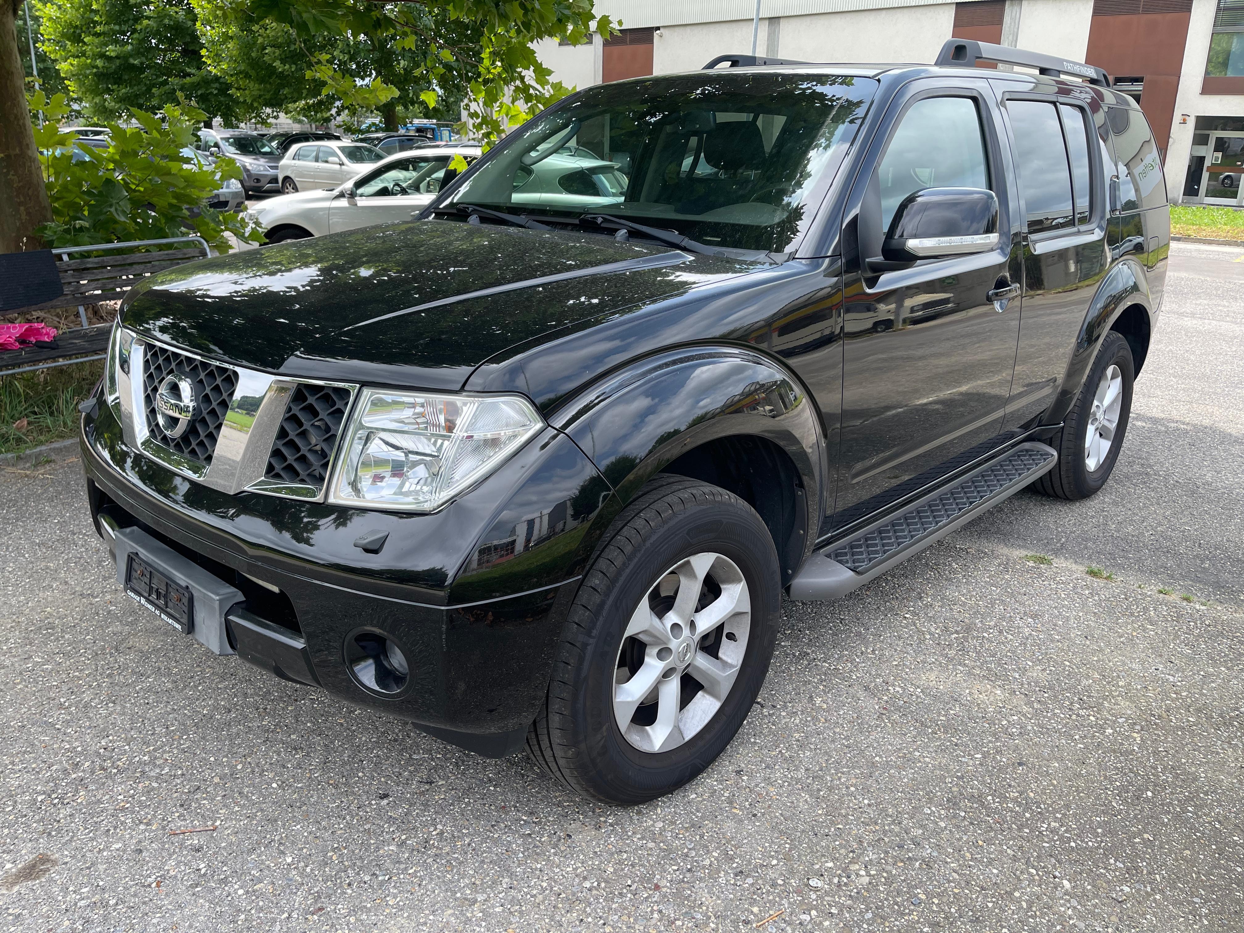 NISSAN Pathfinder 2.5 dCi LE