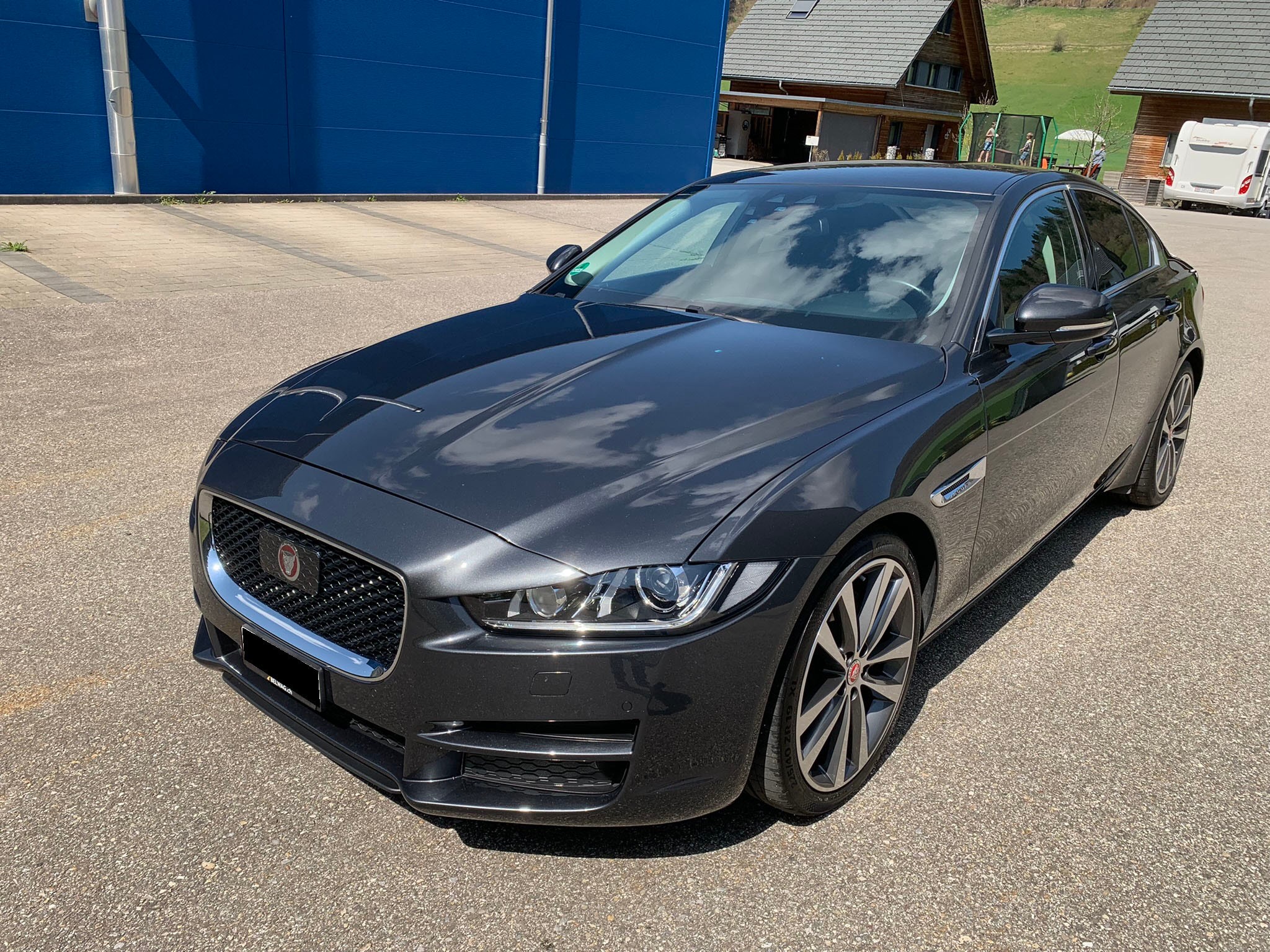 JAGUAR XE E-Performance 20d Prestige Automat