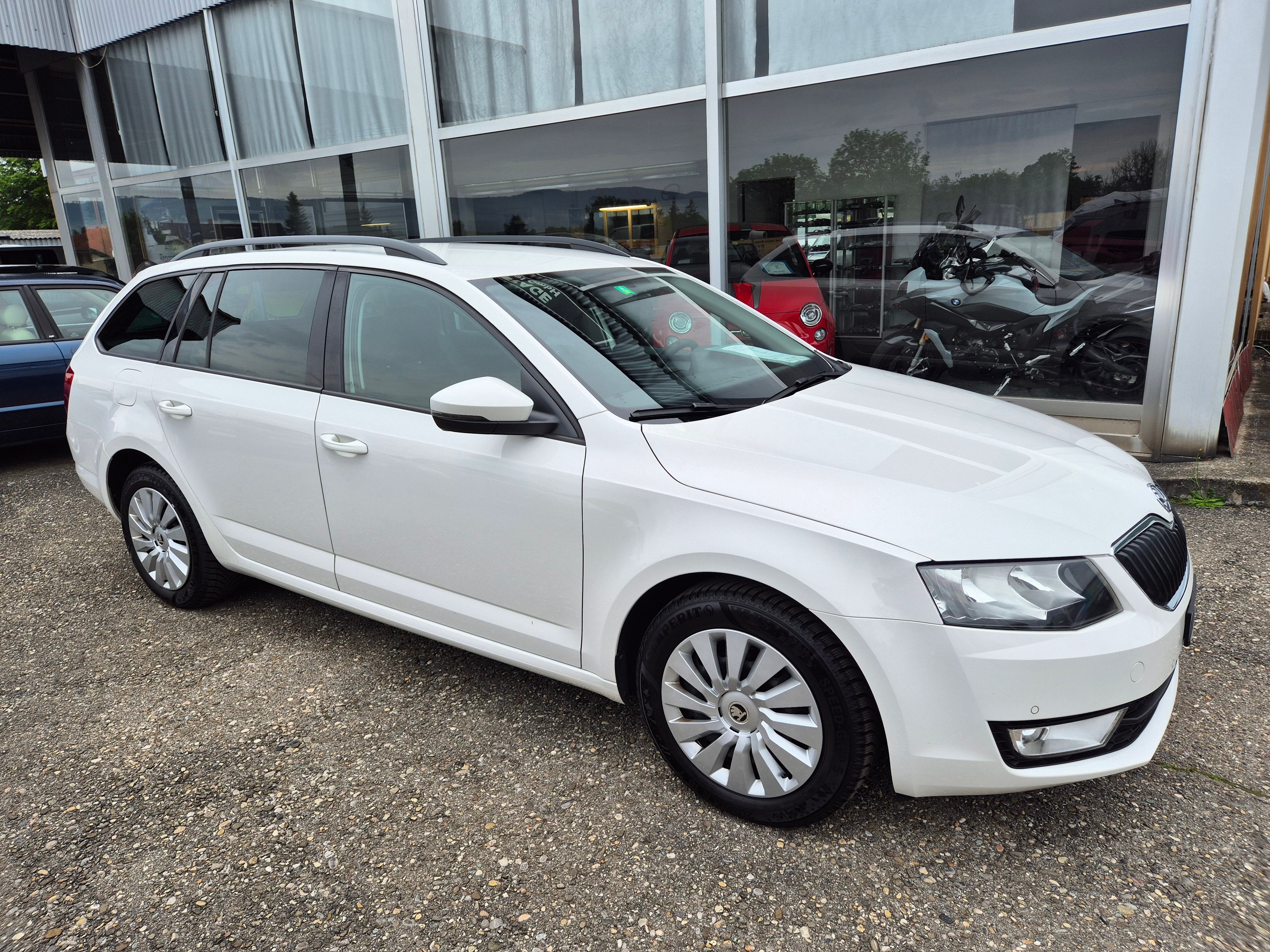 SKODA Octavia Combi 1.6 TDI Ambition DSG