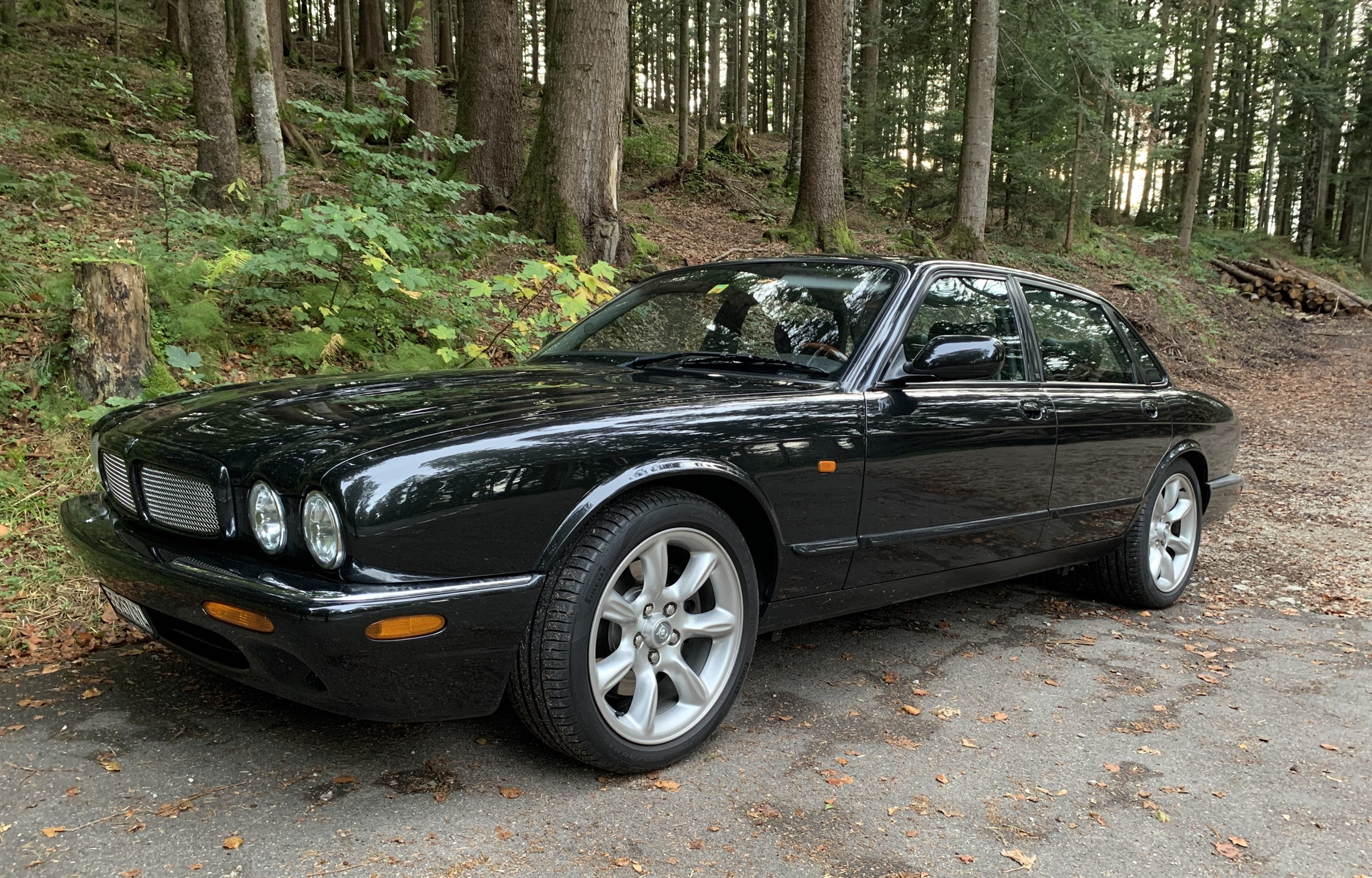 JAGUAR XJ R