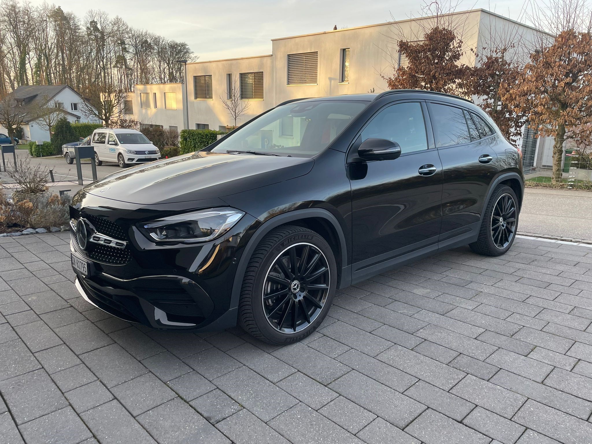 MERCEDES-BENZ GLA 250 4Matic AMG Line 8G-DCT