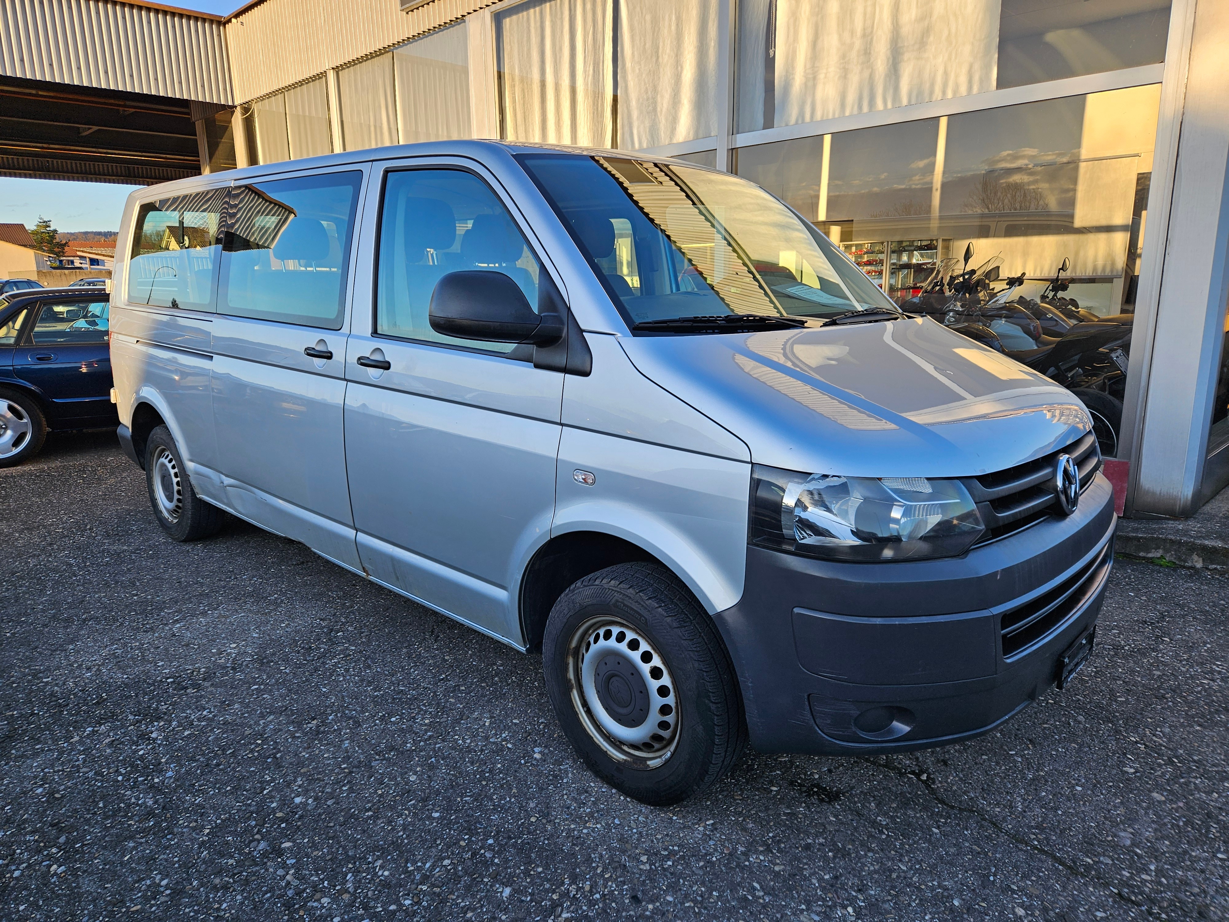 VW T5 2.0 TDI BMT Ausführung 9 Sitzplätze