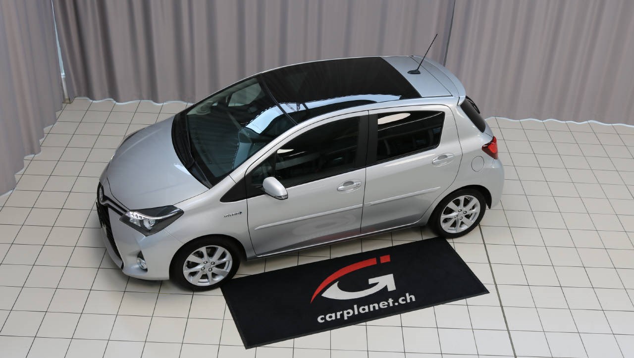 TOYOTA Yaris 1.5 VVT-i HSD Sol Premium Automat