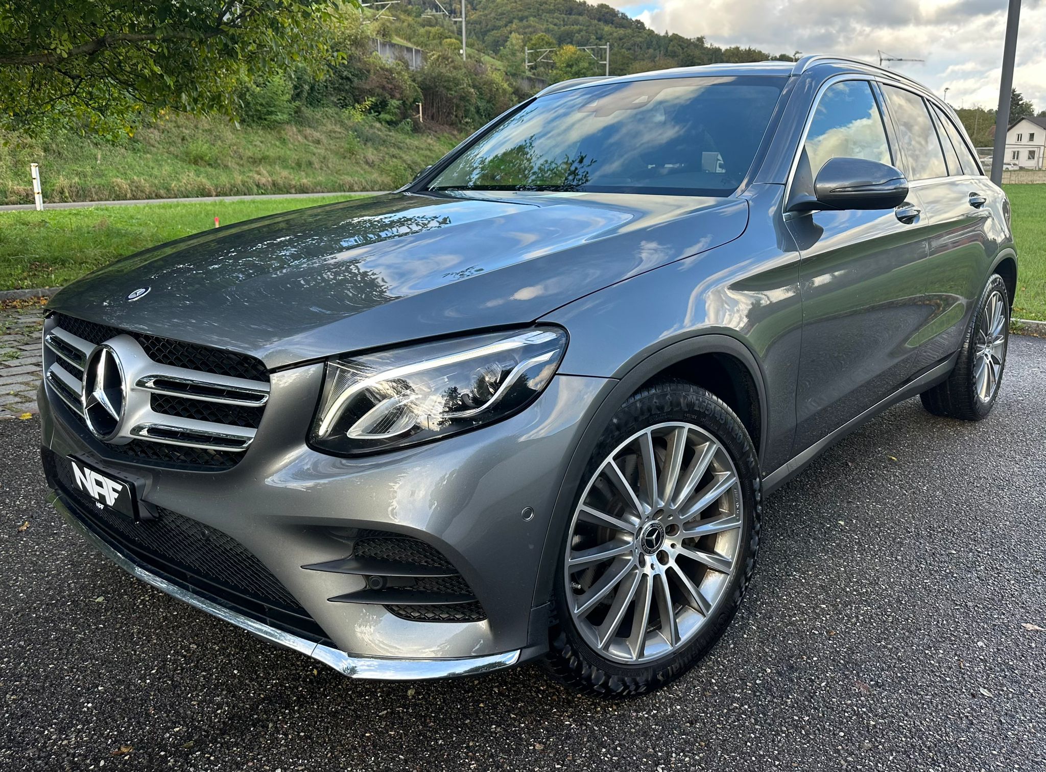 MERCEDES-BENZ GLC 250 AMG Line 4Matic 9G-Tronic