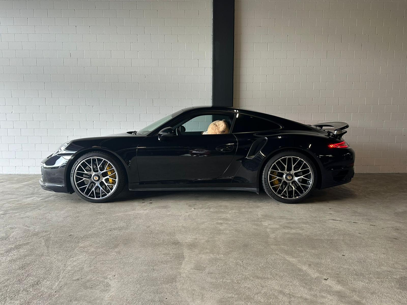 PORSCHE 911 Turbo S PDK TECHART 620 PS / 880 NM