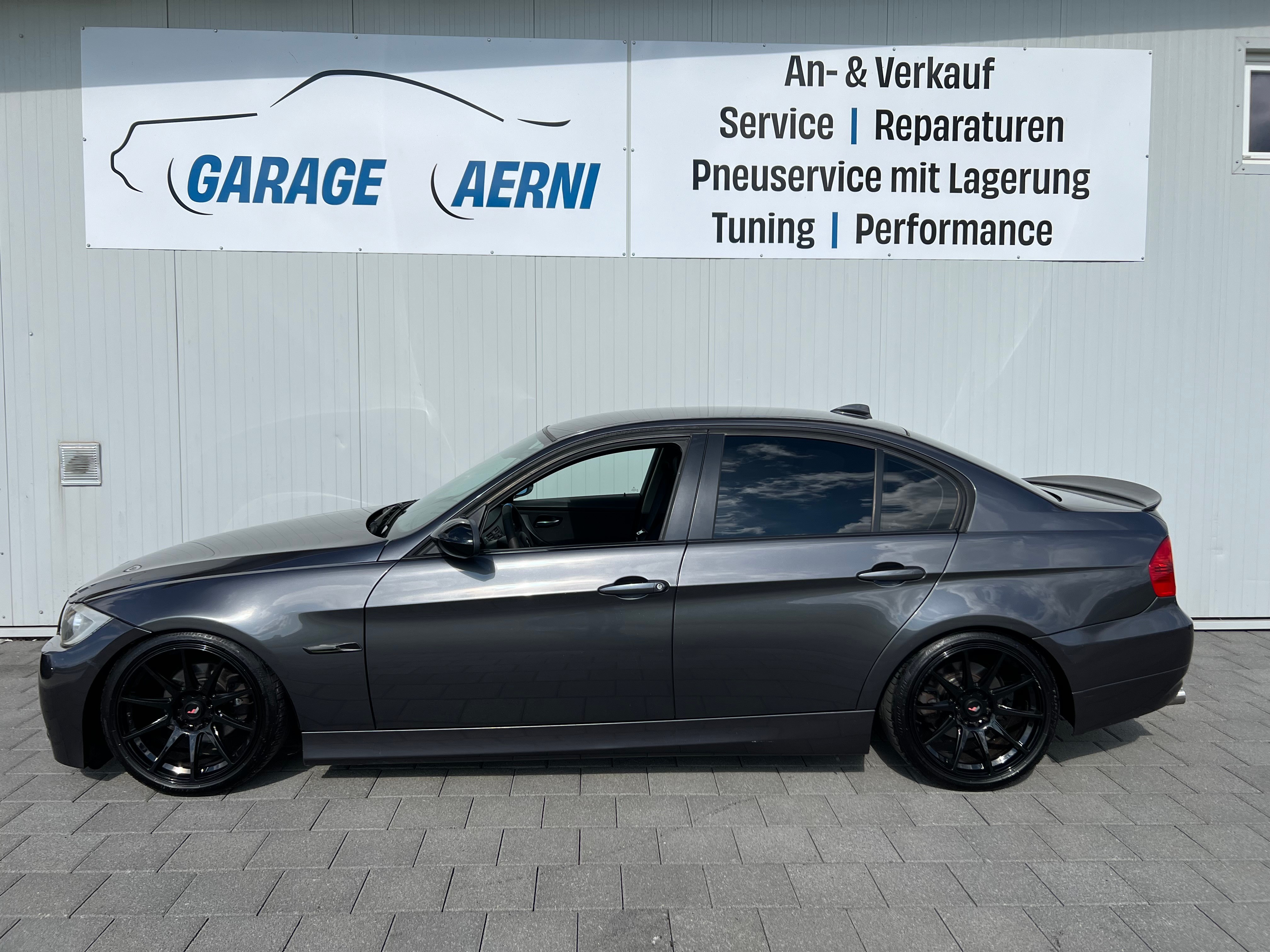 BMW 320i