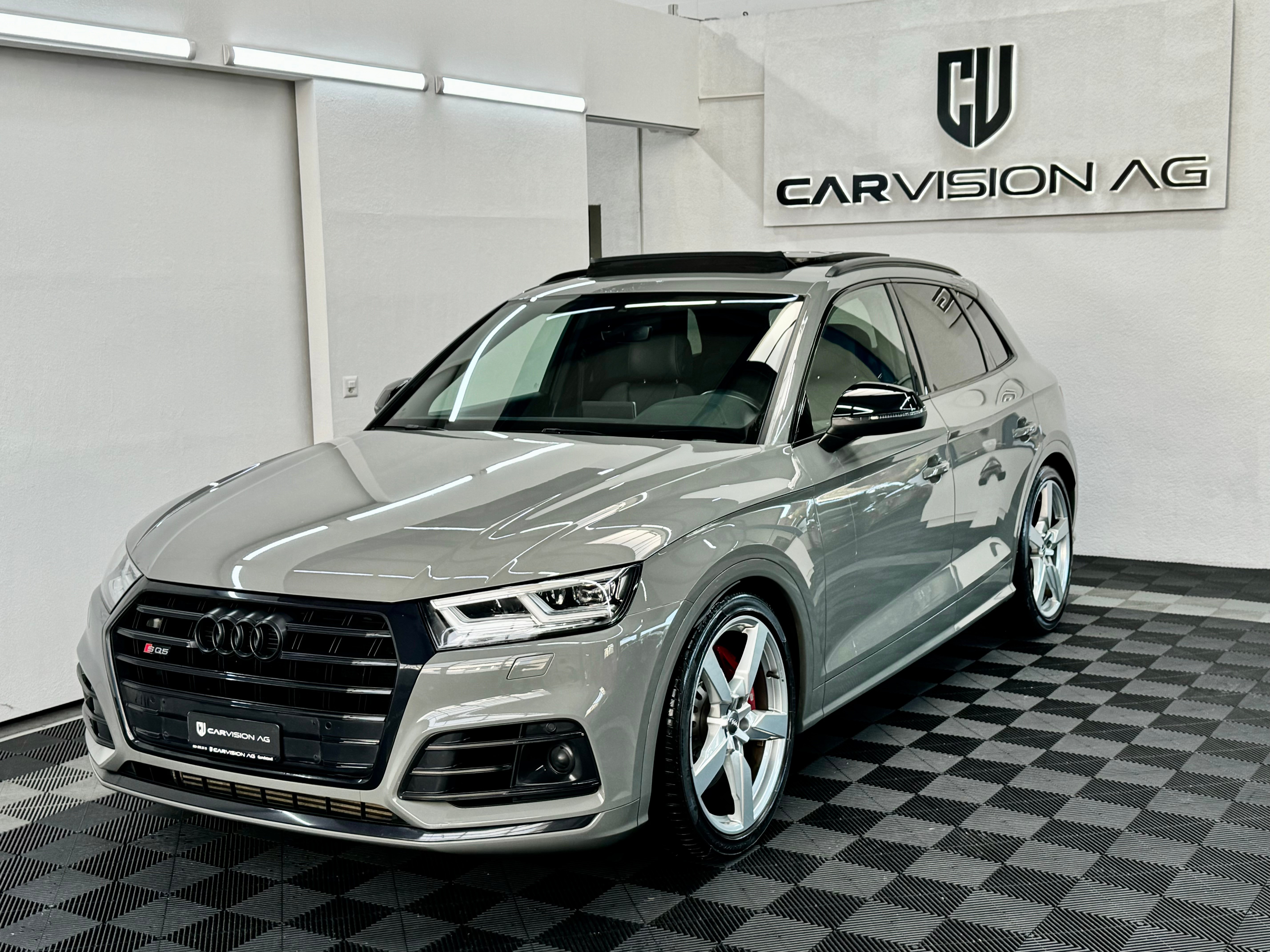 AUDI SQ5 TDI quattro tiptronic