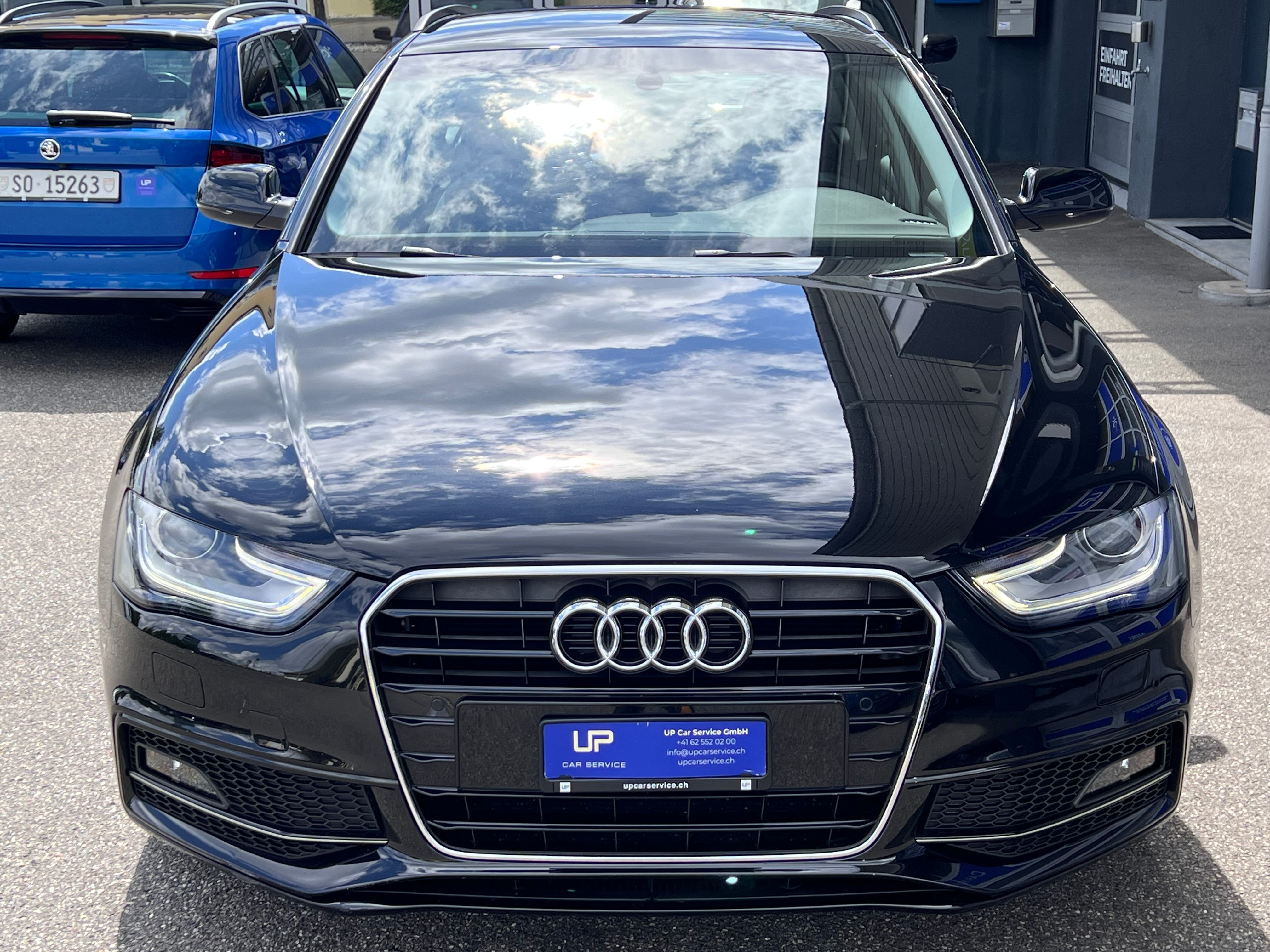 AUDI A4 Avant 2.0 TDI * S-Line *