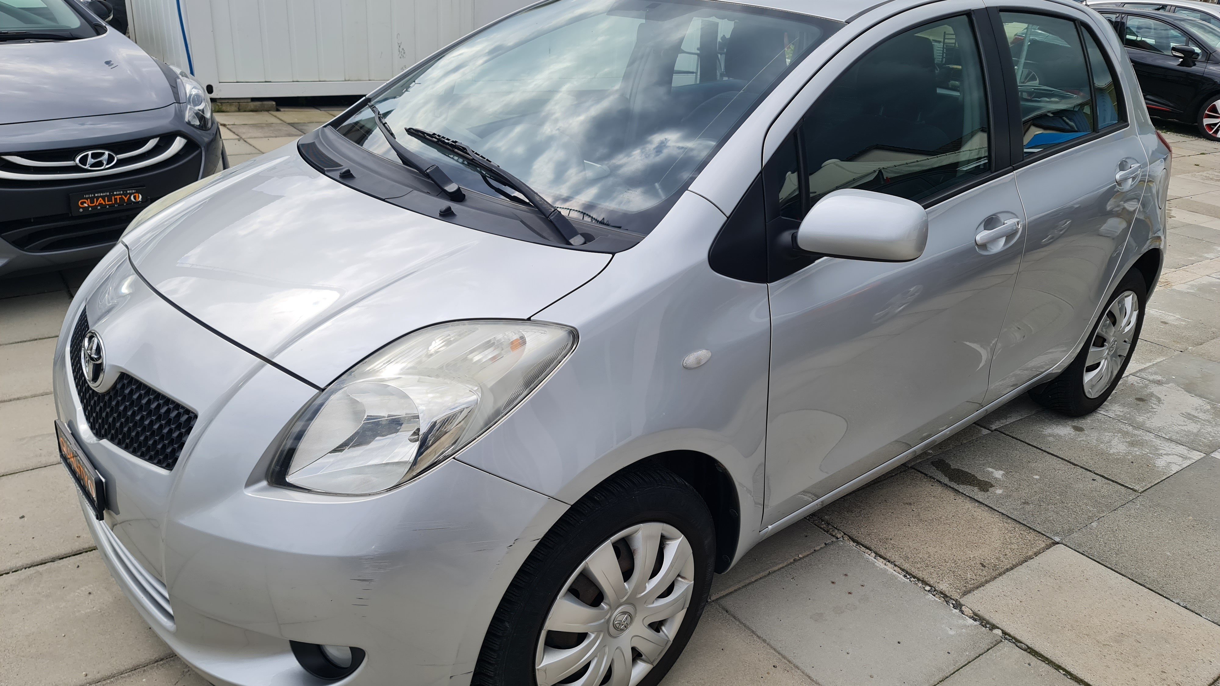 TOYOTA Yaris 1.3 Linea Luna