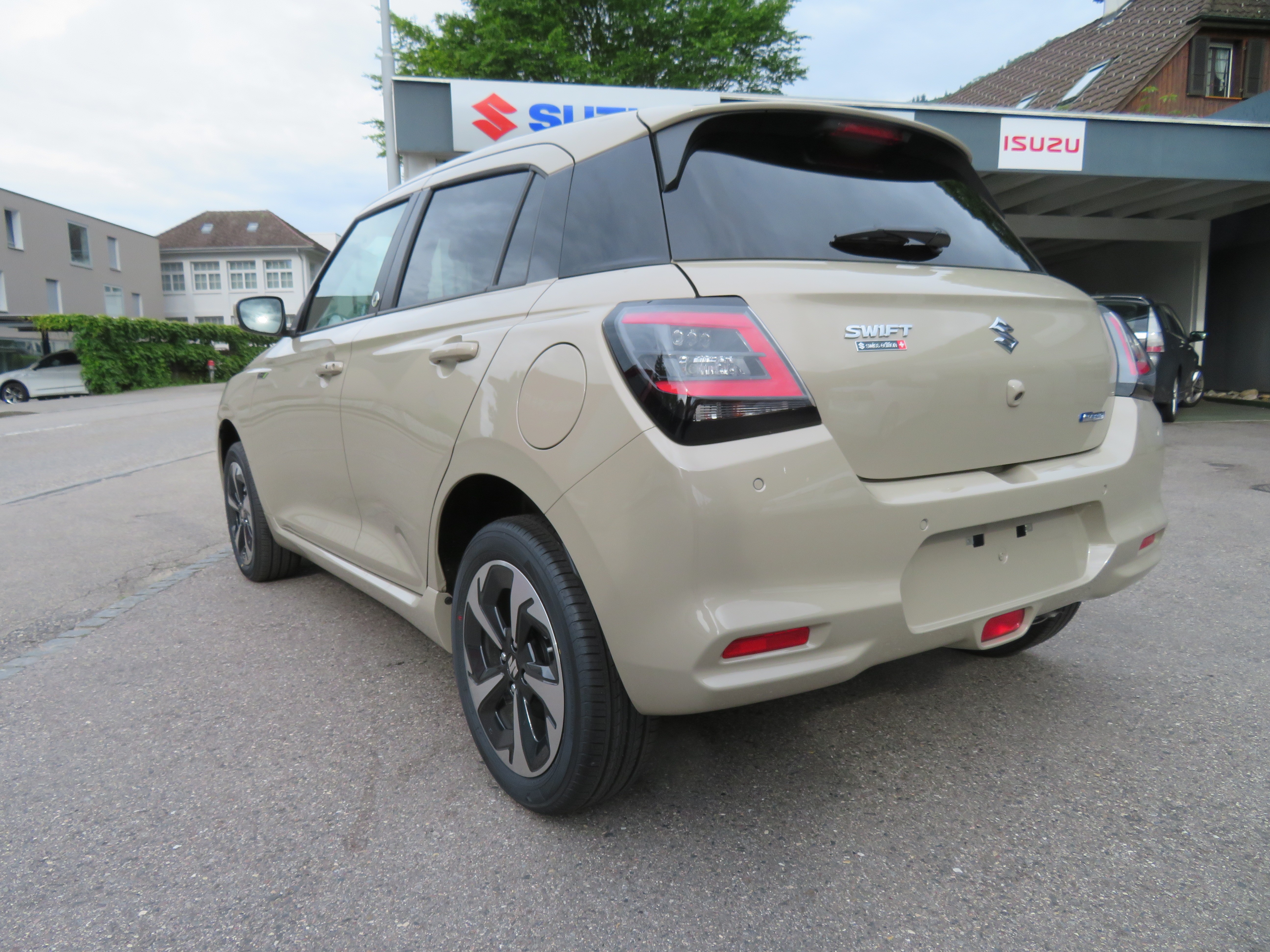 SUZUKI Swift 1.2 1st Edition Top Hybrid 4x4