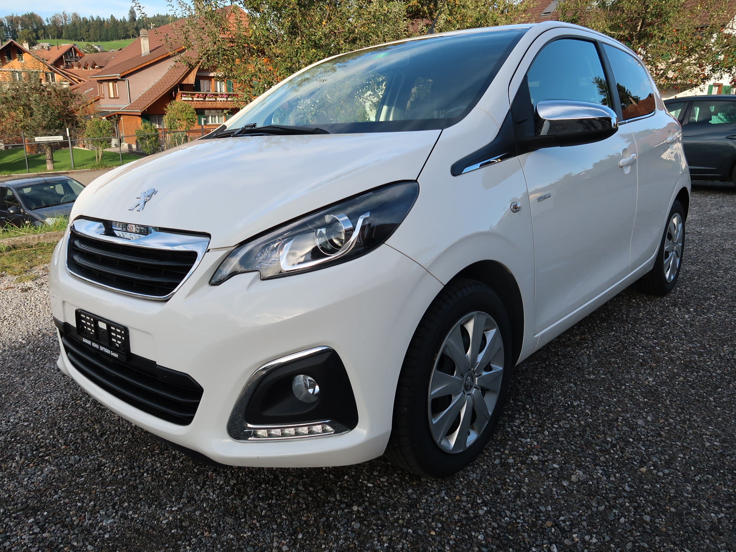 PEUGEOT 108 1.0 VTi Style