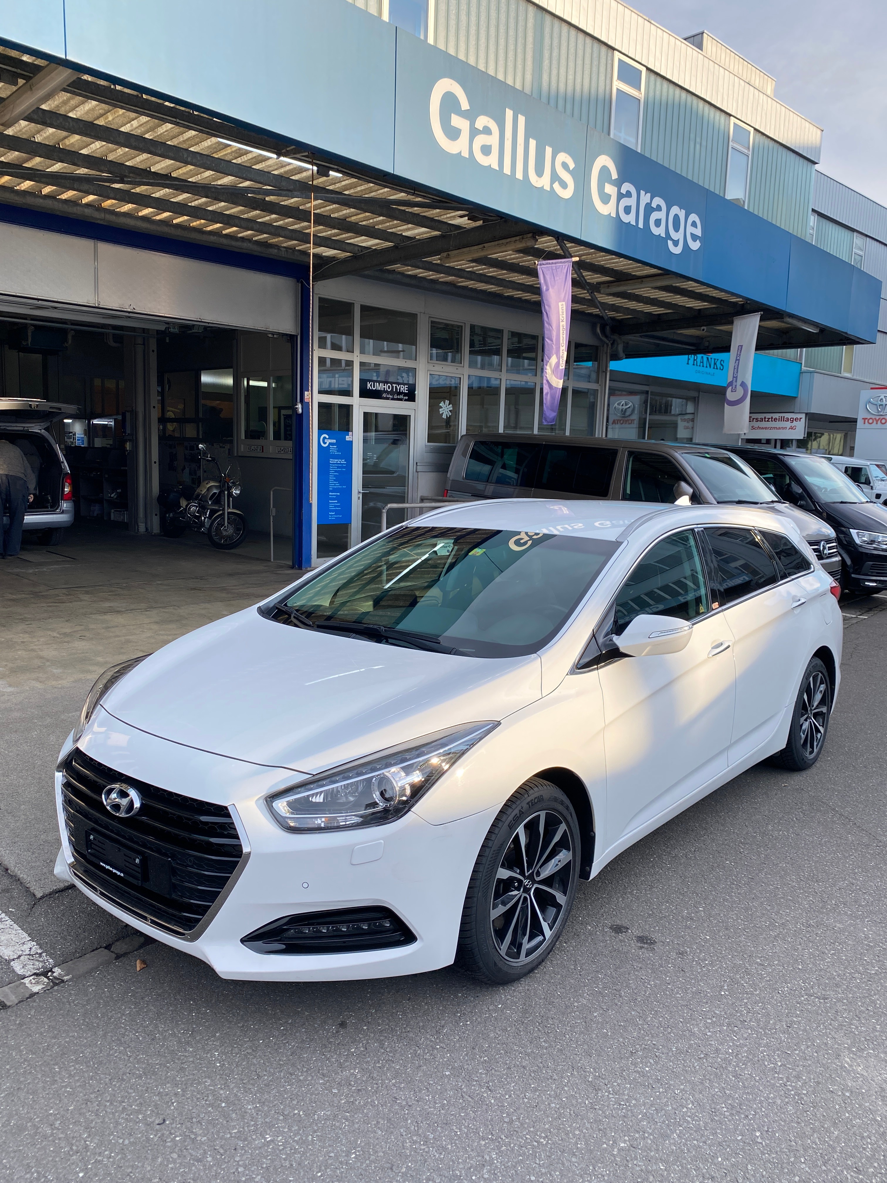 HYUNDAI i40 Wagon 1.7 CRDI Amplia Automatic