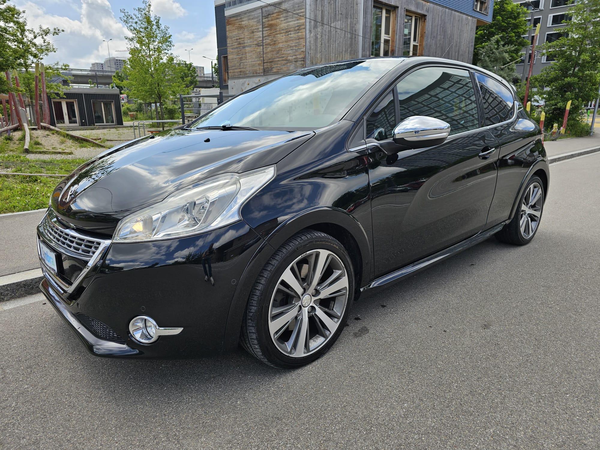 PEUGEOT 208 1.6 Turbo XY