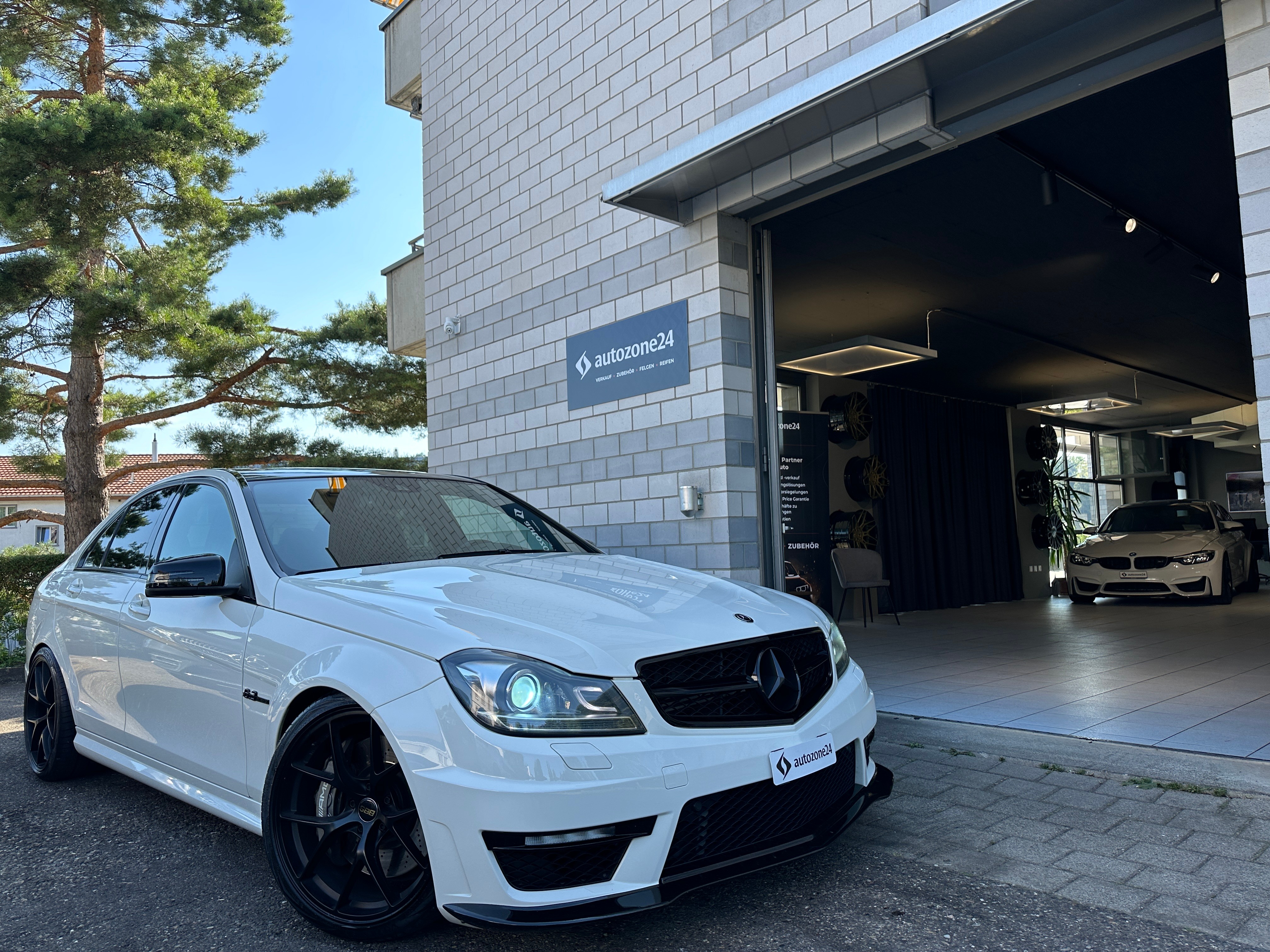 MERCEDES-BENZ C 63 AMG V8