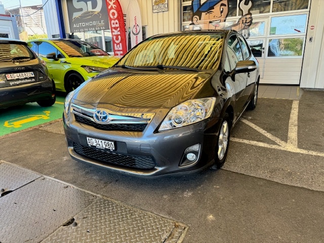 TOYOTA Auris 1.8 16V HSD Linea Sol