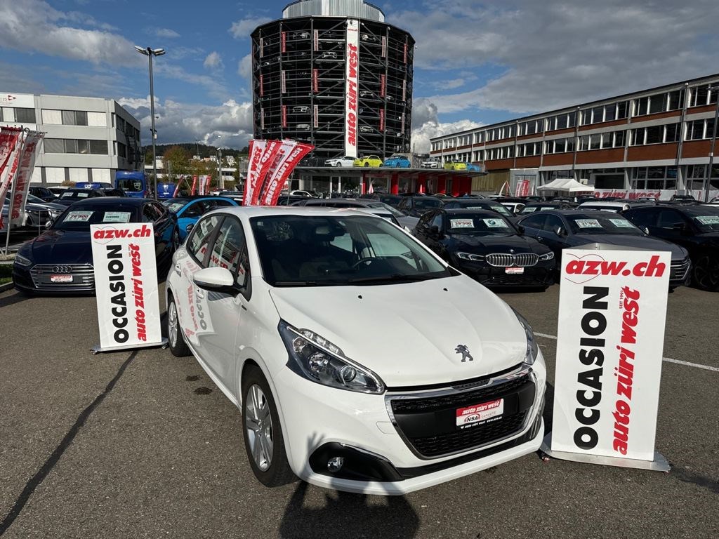 PEUGEOT 208 1.2 PureTech Signature