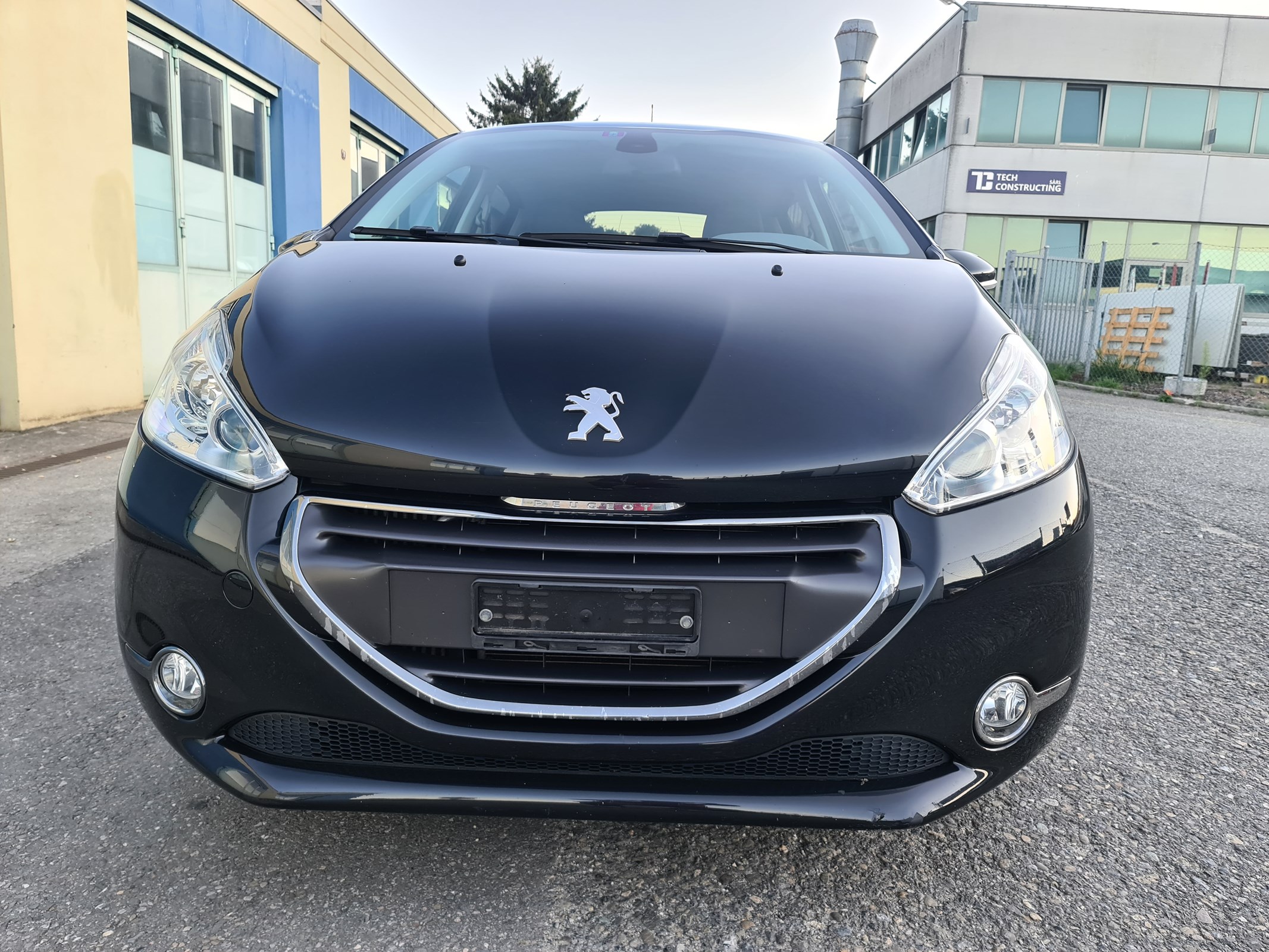 PEUGEOT 208 1.6 e-HDI Allure