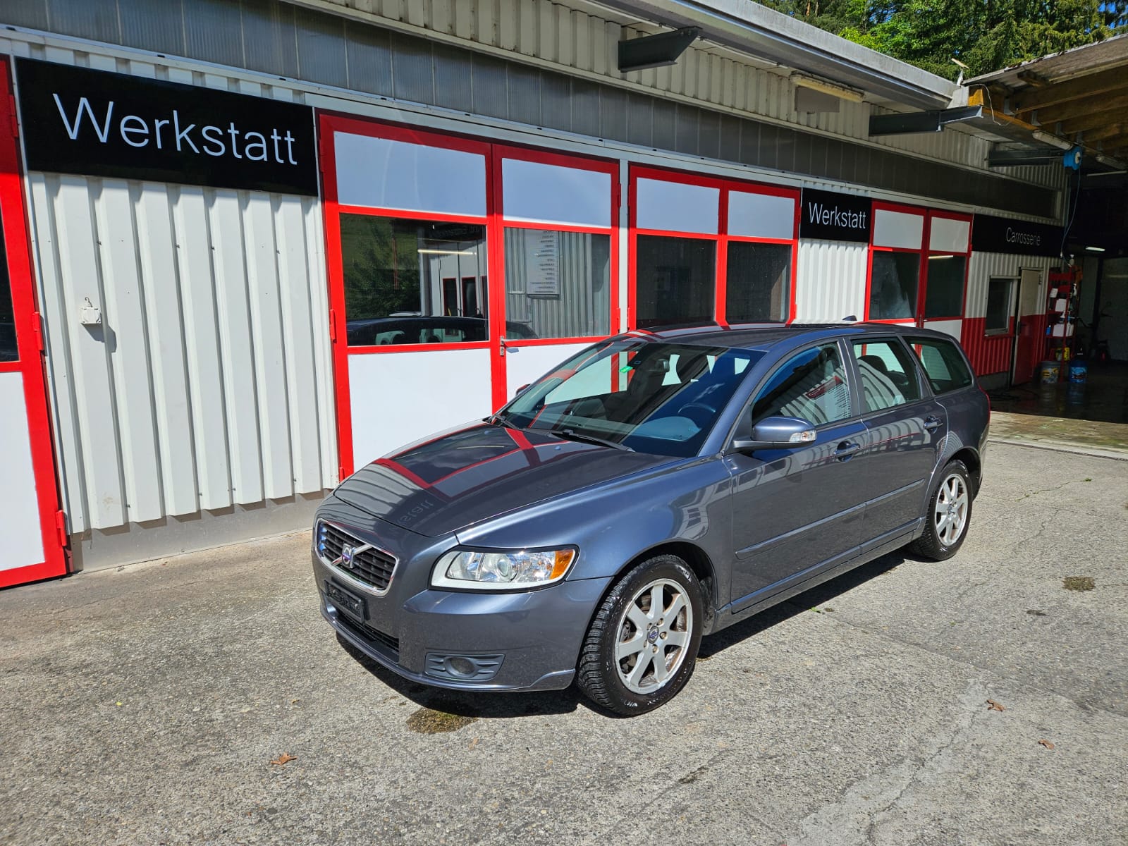 VOLVO V50 2.4 Momentum Geartronic