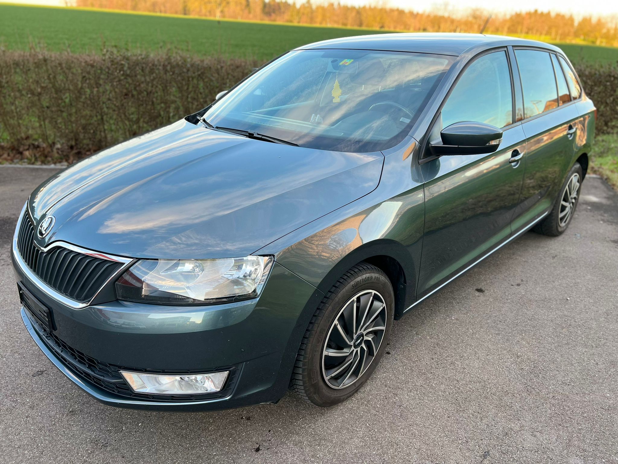 SKODA Rapid Spaceback 1.2 TSI Swiss Edition