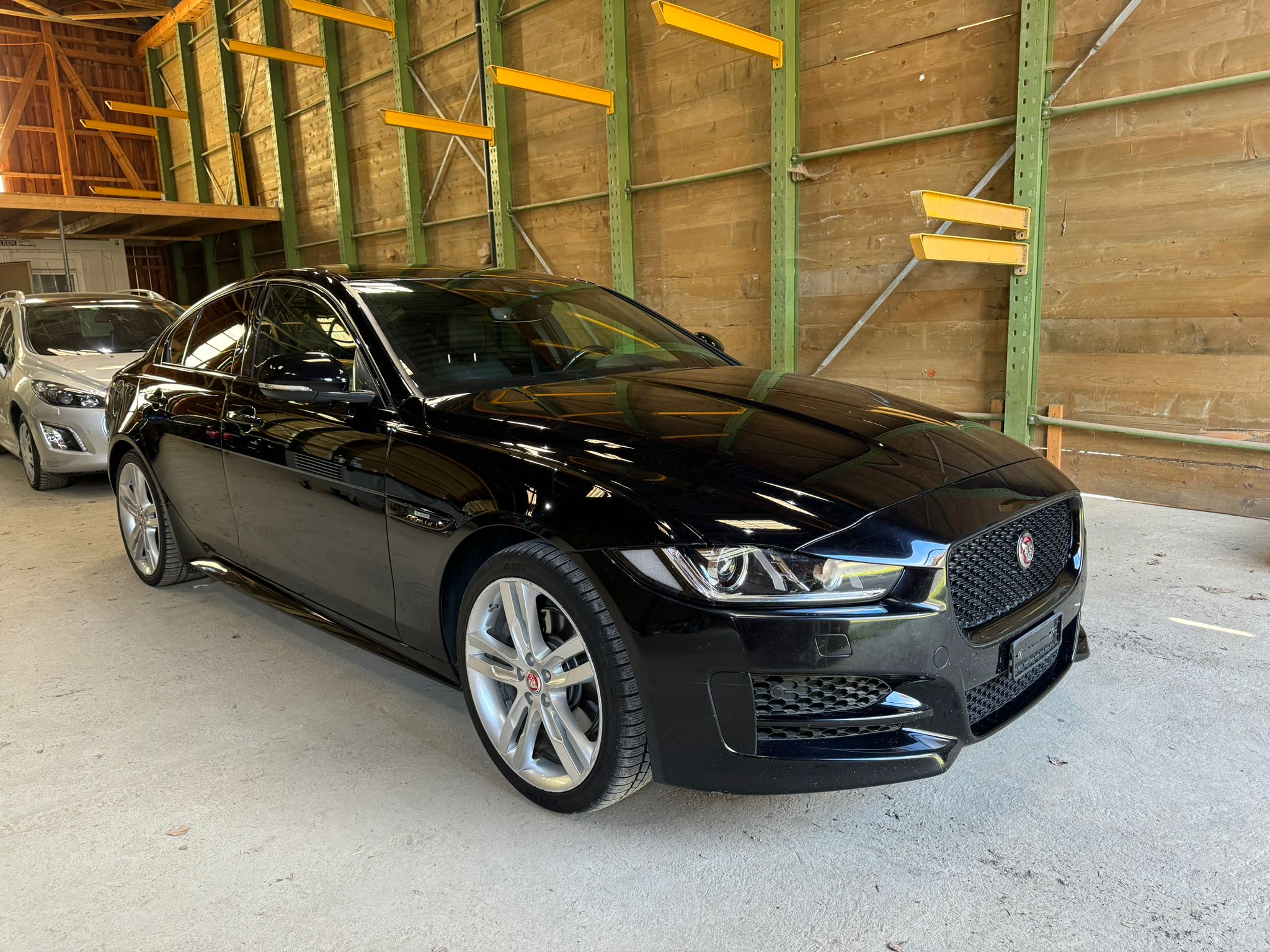 JAGUAR XE 20d R-Sport AWD Automat