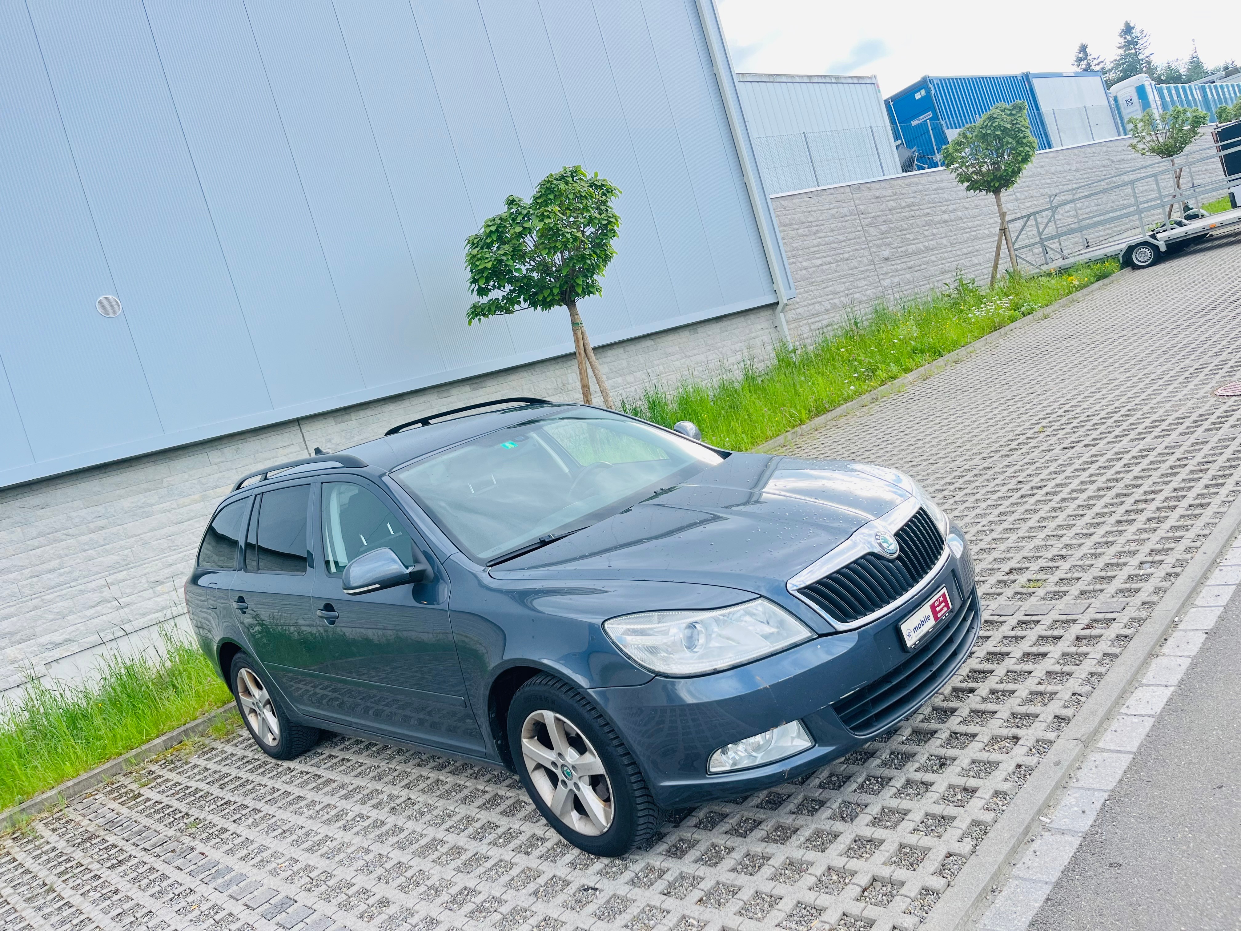 SKODA Octavia Combi 1.6 TDI Ambiente DSG