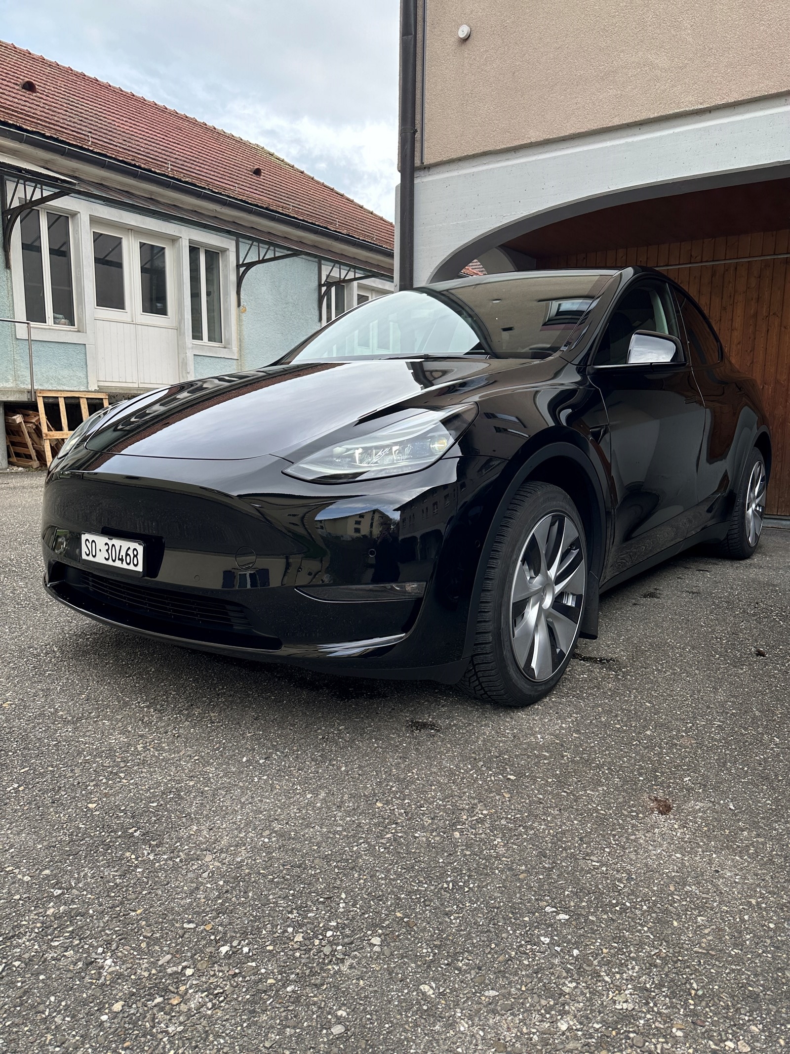 TESLA Model Y Long Range