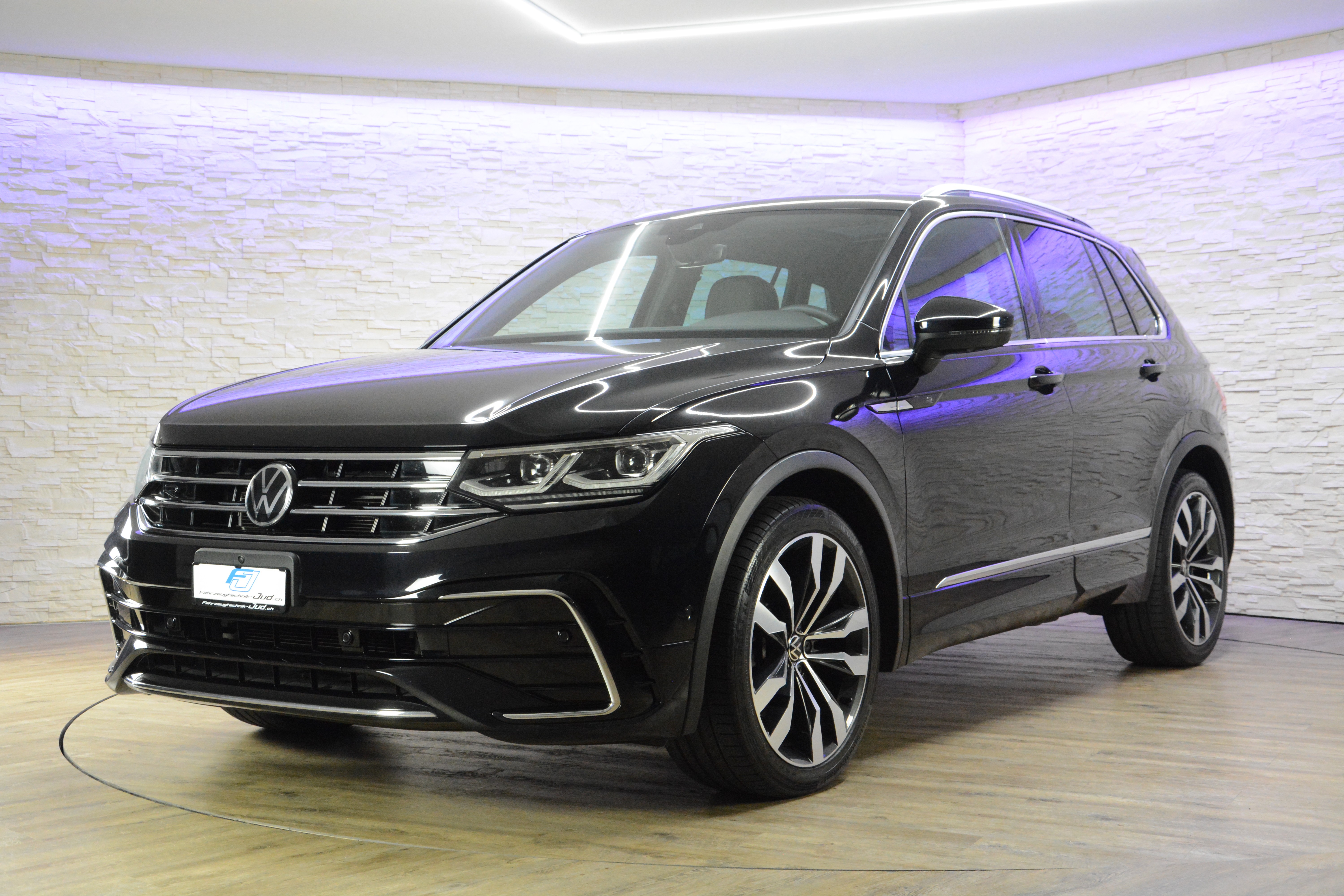 VW Tiguan 2.0 TSI R-Line DSG