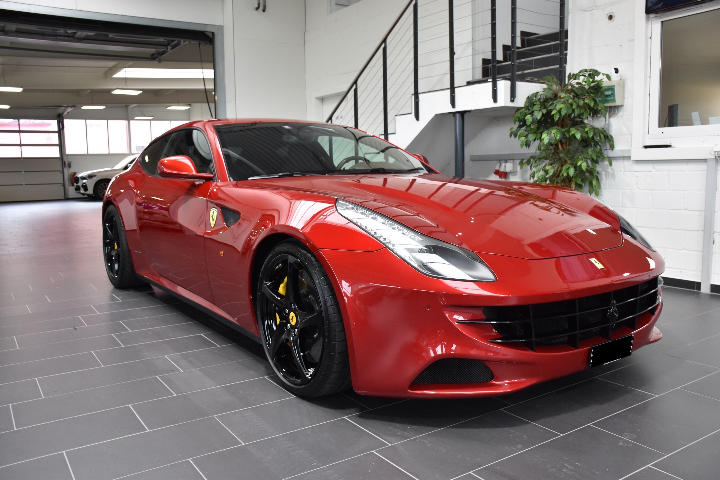 FERRARI FF