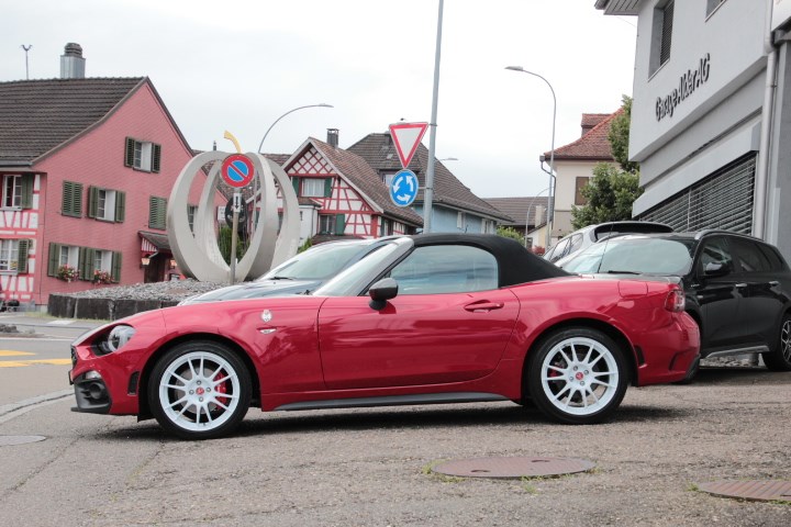 FIAT 124 Abarth Spider 1.4 Rally Tributo 1er von 124stk