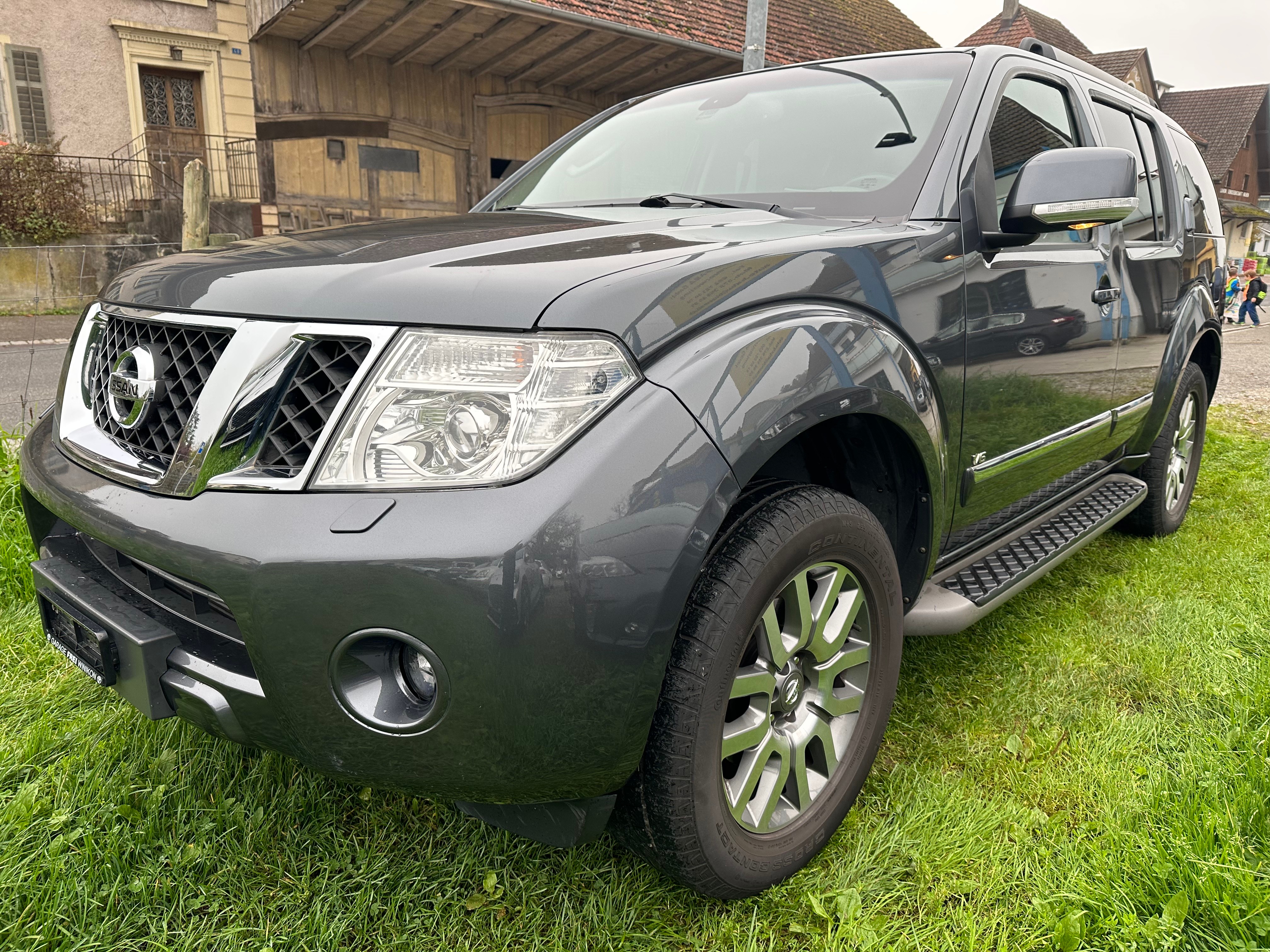 NISSAN Pathfinder 3.0 dCi LE Automatic