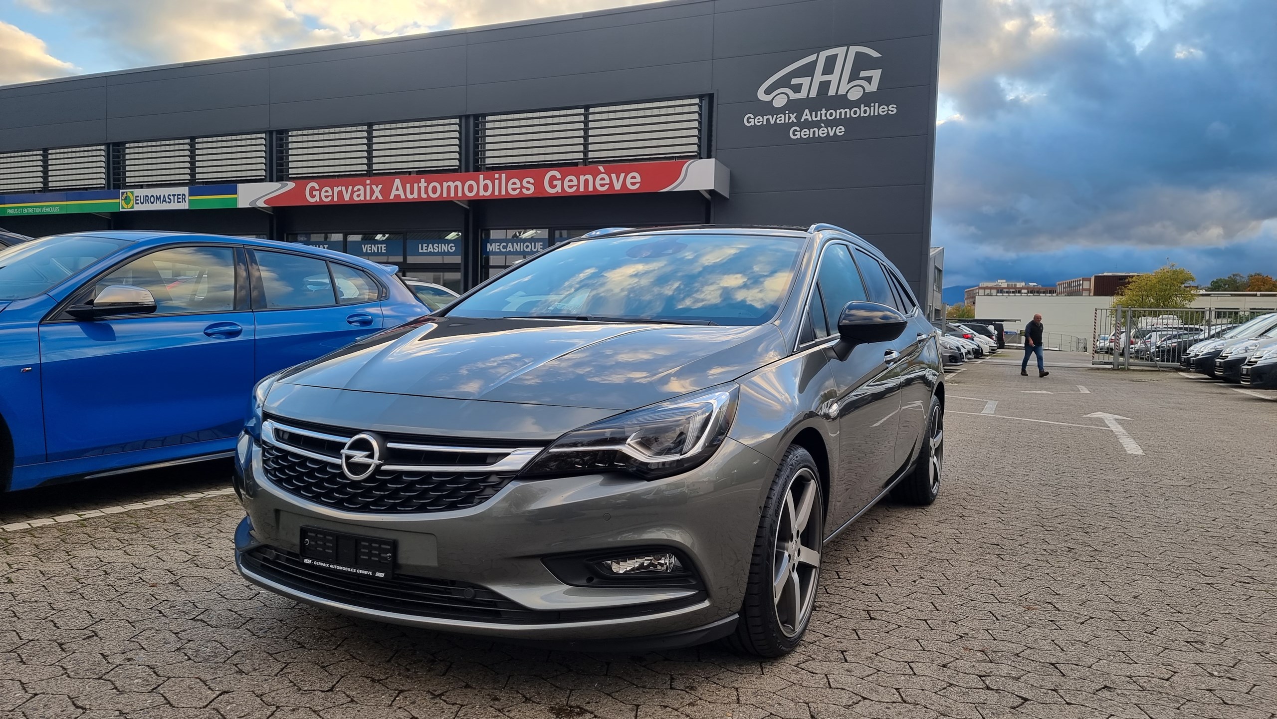 OPEL Astra Sports Tourer 1.6i Turbo Black Edition