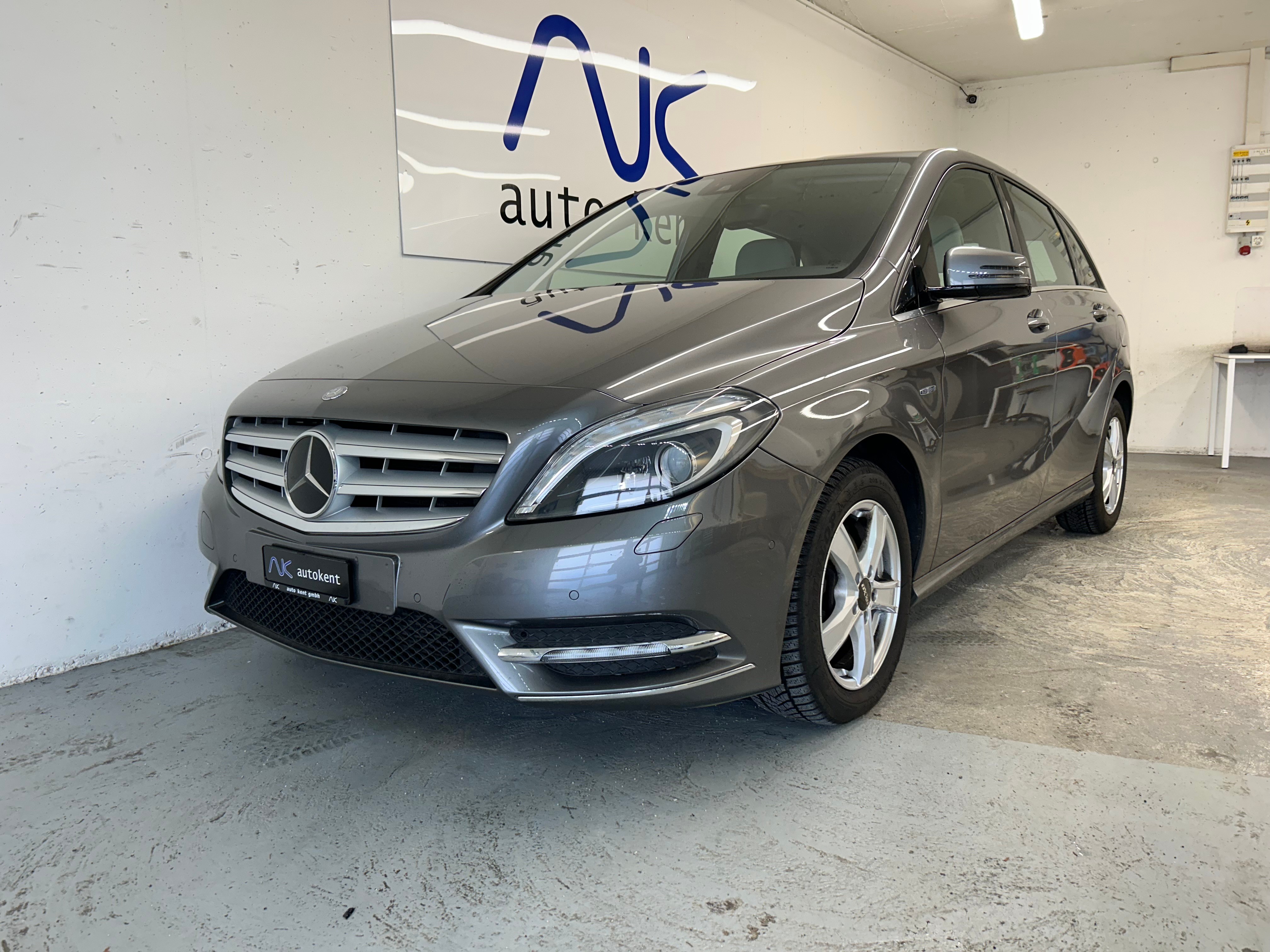 MERCEDES-BENZ B 200 7G-DCT