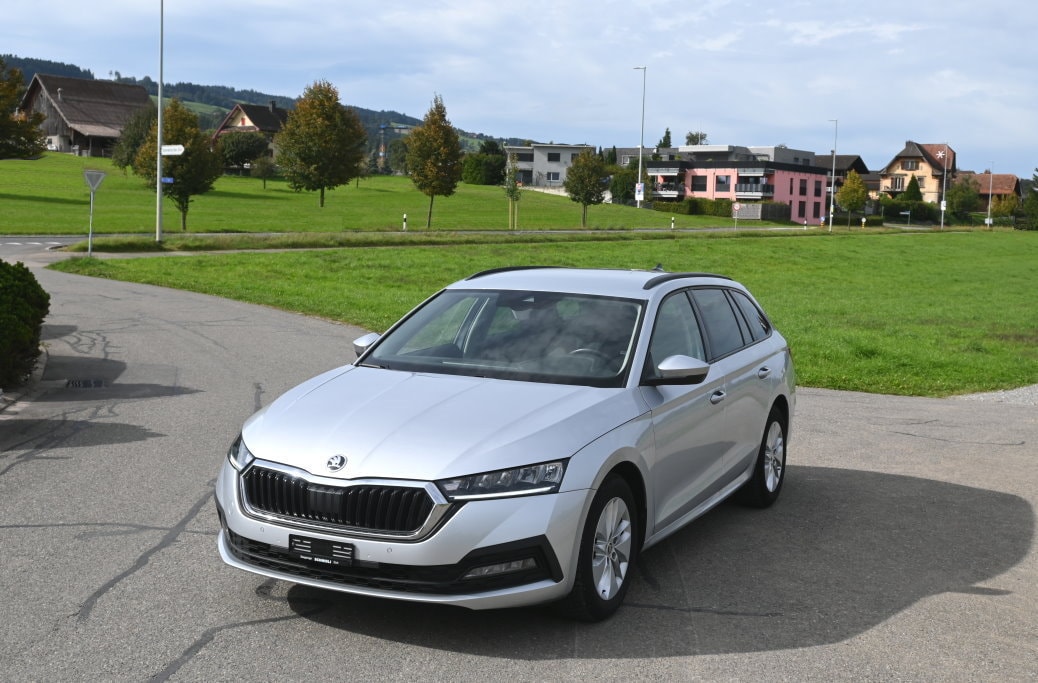 SKODA Octavia Combi 2.0 TDI DSG Ambition 4x4