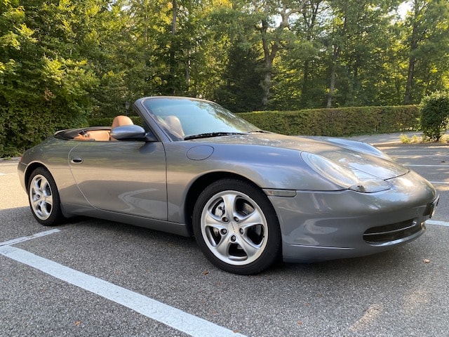 PORSCHE 911 Carrera 4 Cabrio