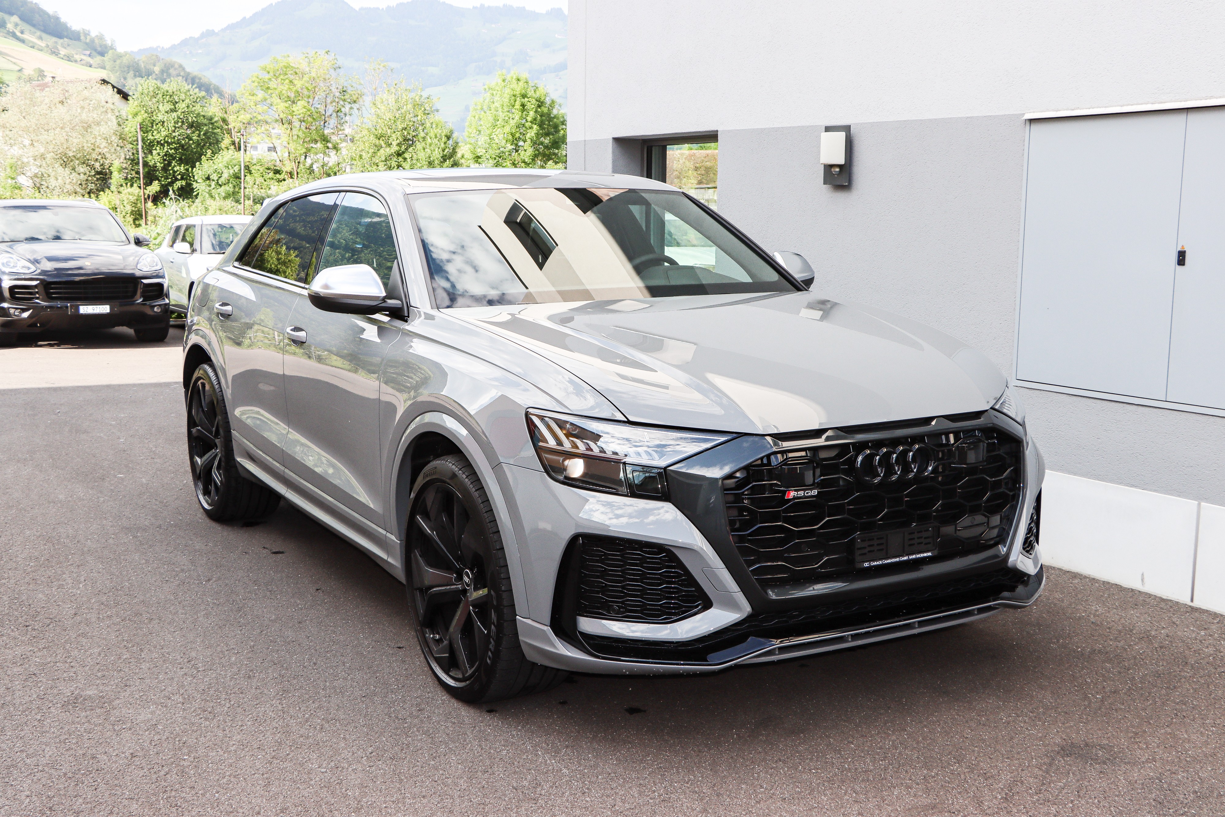 AUDI RSQ8 quattro tiptronic