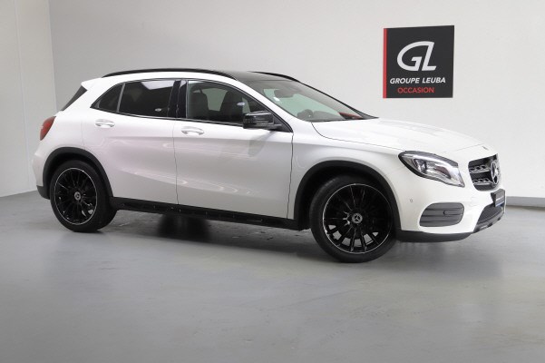 MERCEDES-BENZ GLA 200 AMG Line