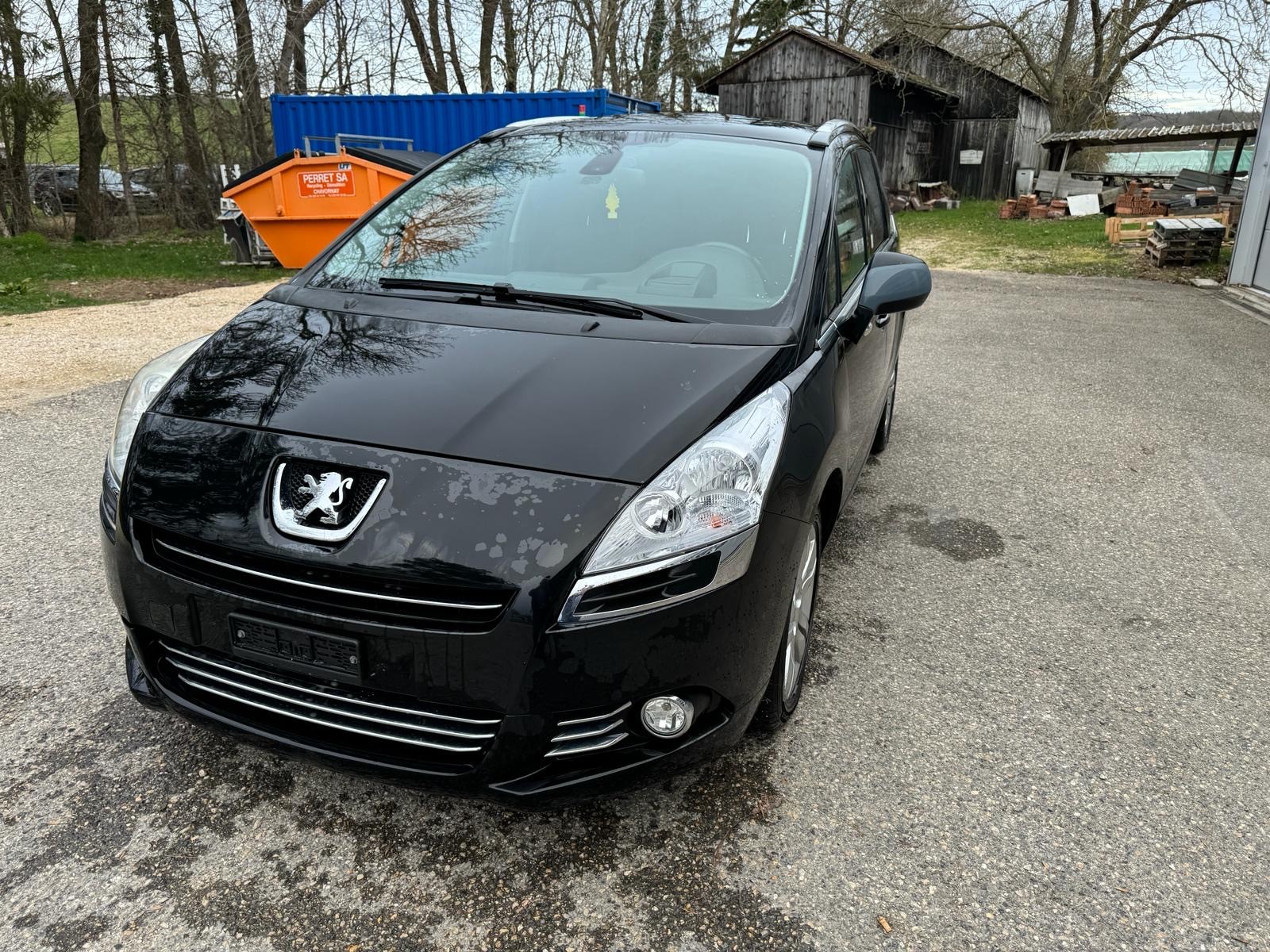 PEUGEOT 5008 1.6 16V T Sport