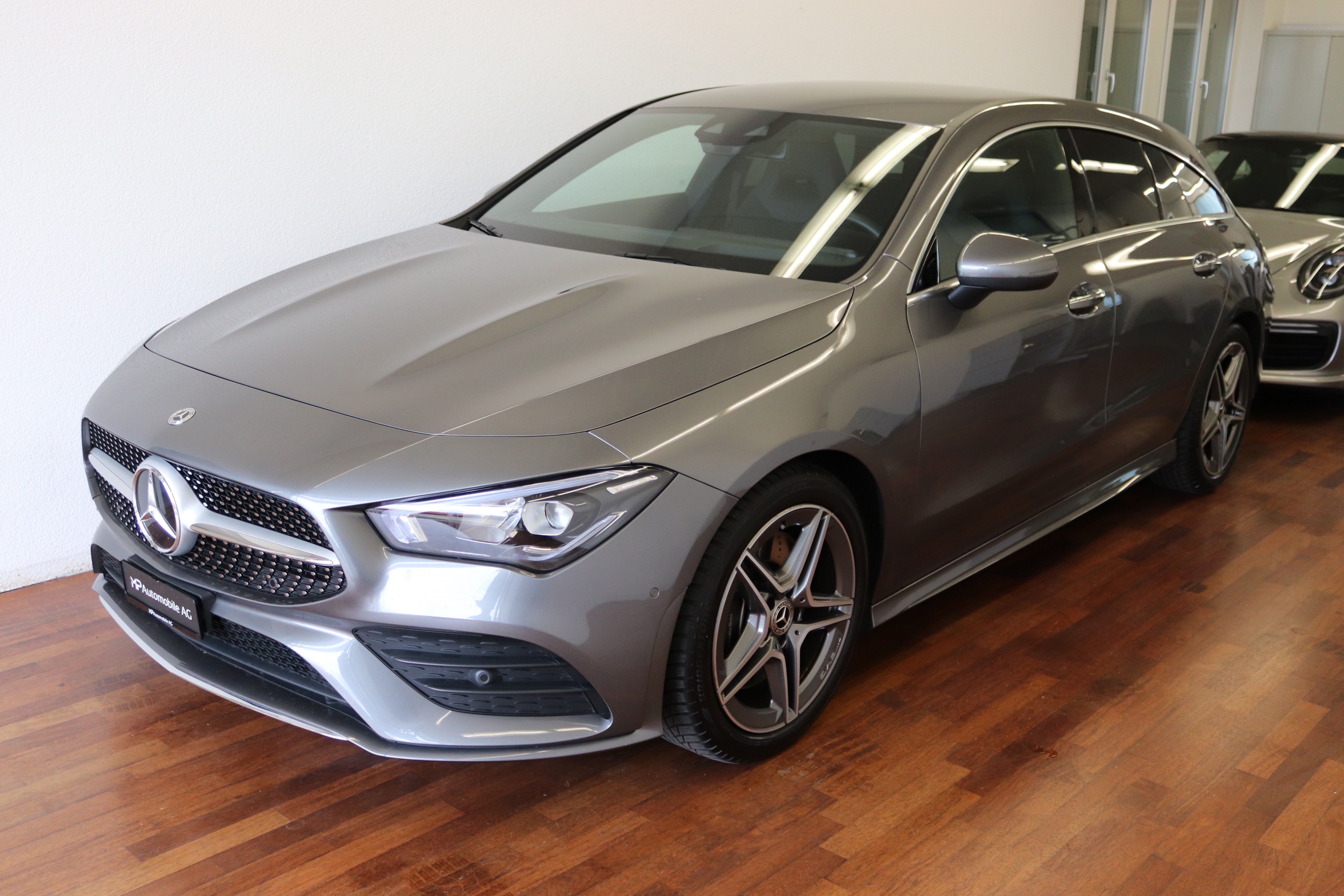 MERCEDES-BENZ CLA Shooting Brake 250 4Matic 7G-DCT AMG Line