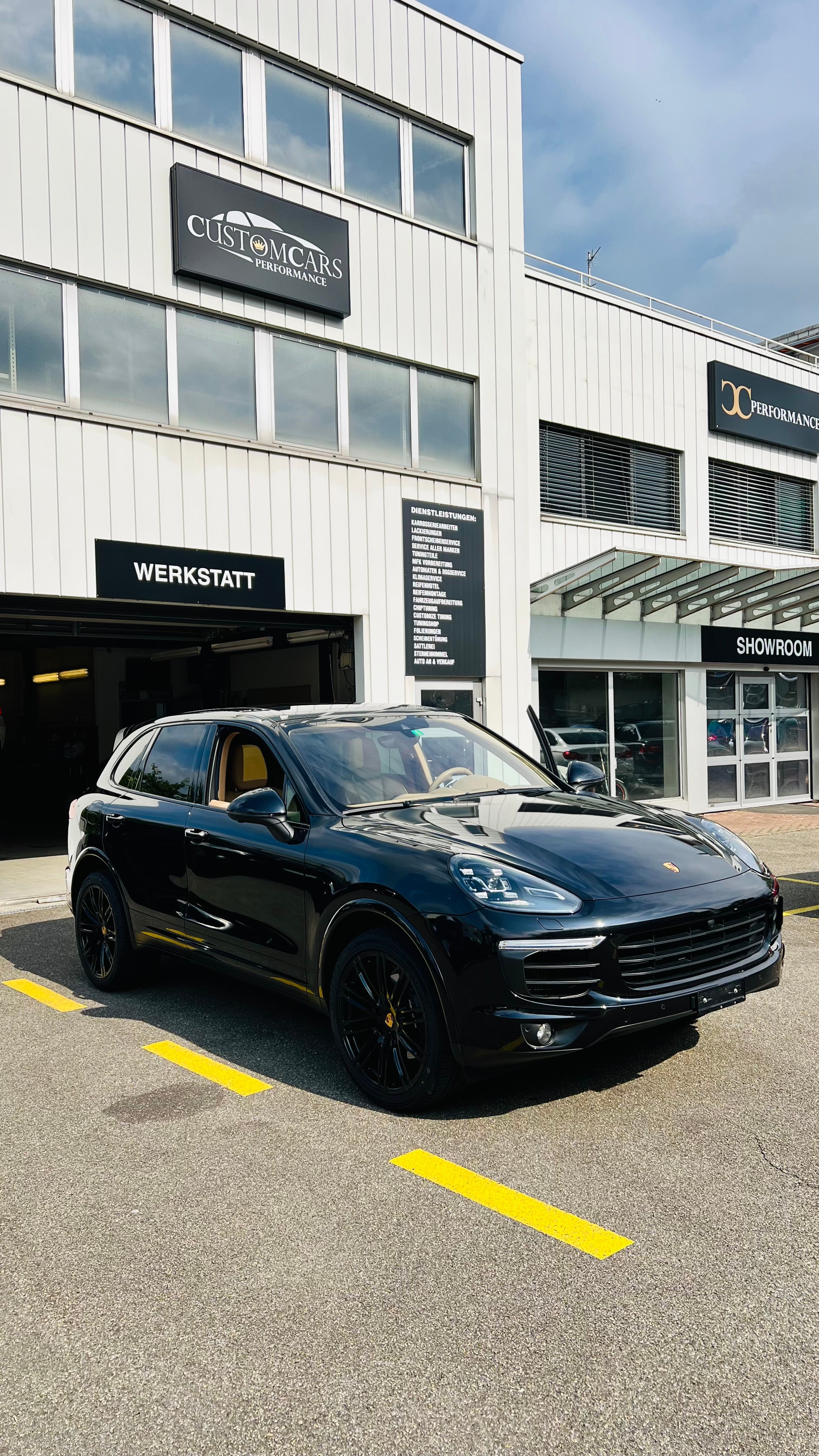 PORSCHE Cayenne Diesel Platinum Edition