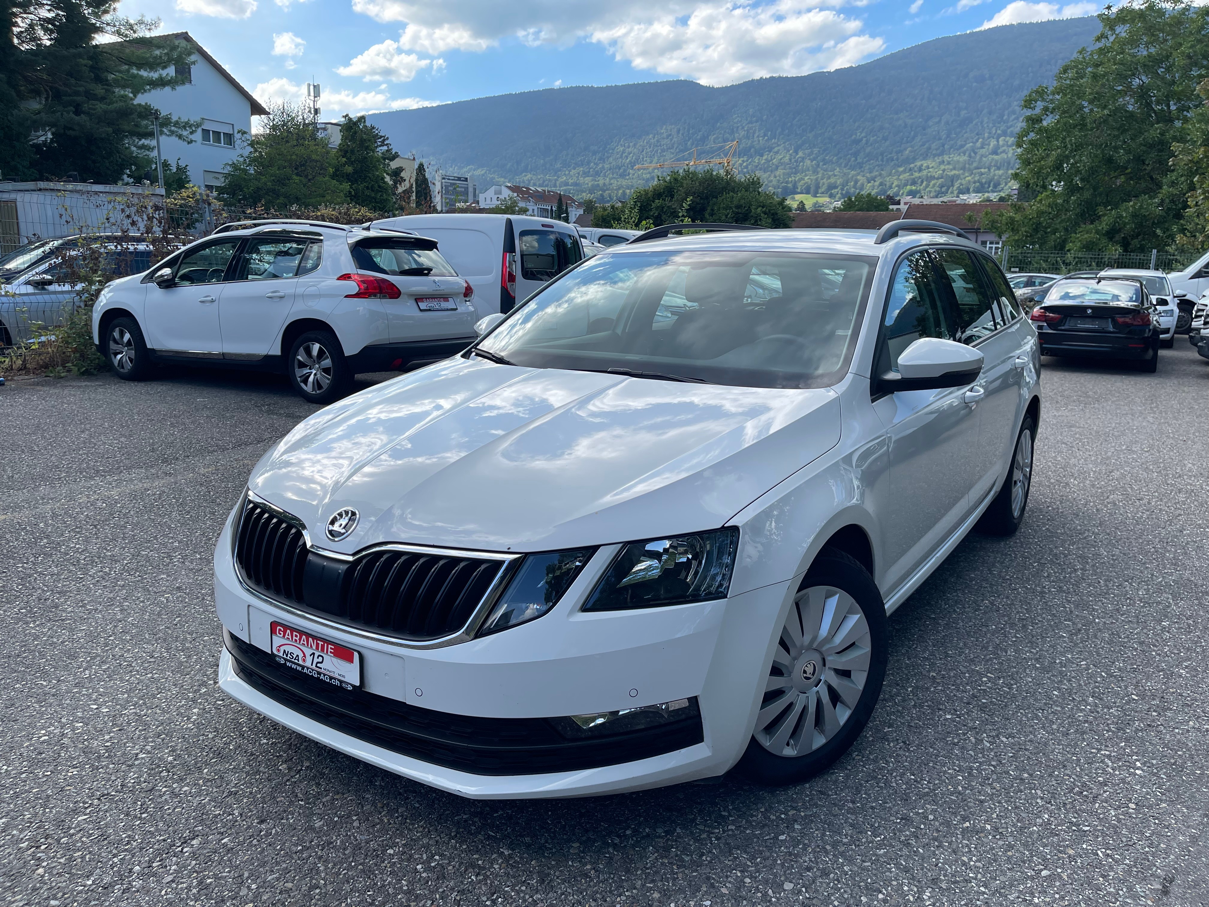 SKODA Octavia Combi 1.6 TDI Ambition DSG * Gr. Navi * Klima--auto * PDC V&H * Tempomat * Frisch Ab MFK